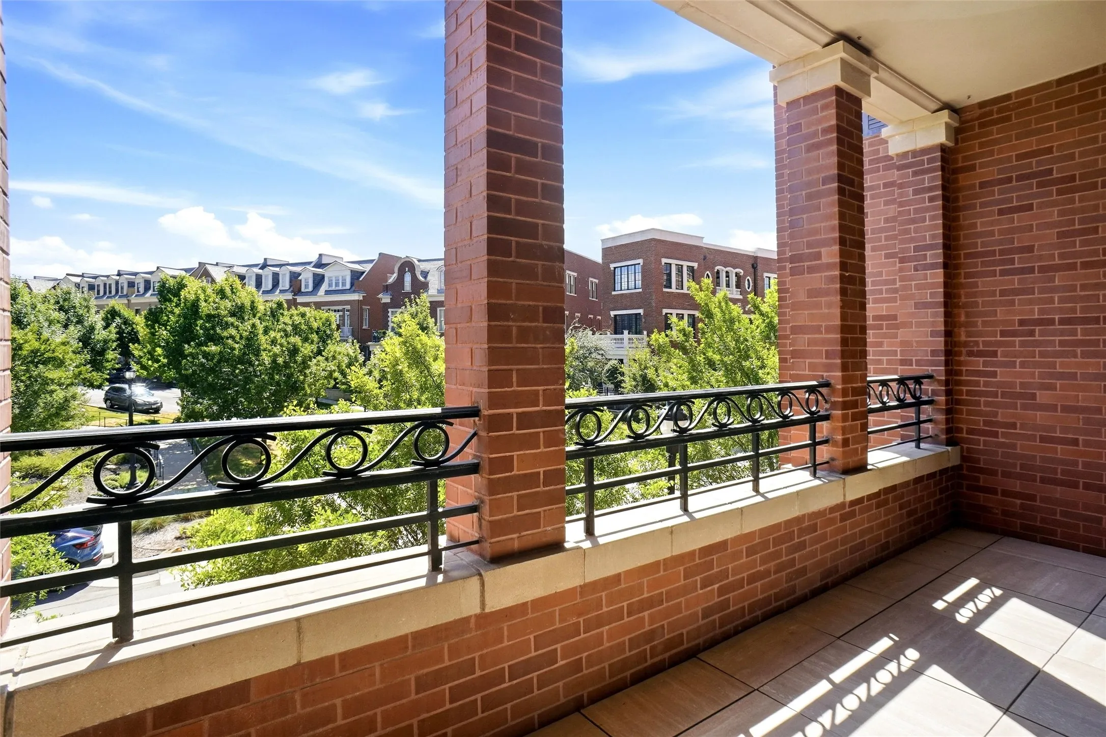 Condominium For Sale in Tarrant County , 350 Central Avenue 208, Southlake, Texas 76092, 2 Bedroom, 2 Bathroom, 2 Garage spaces, 1,659 Sqft, built in 2018, mls#21394485, Real Estate Agent in Southlake, Homes For Sale in Tarrant county, Homes For Sale in Southlake, Realtor in Southlake Texas, Real Estate Brokerage Independent Realty Texas, Luminita Cordes Realtor