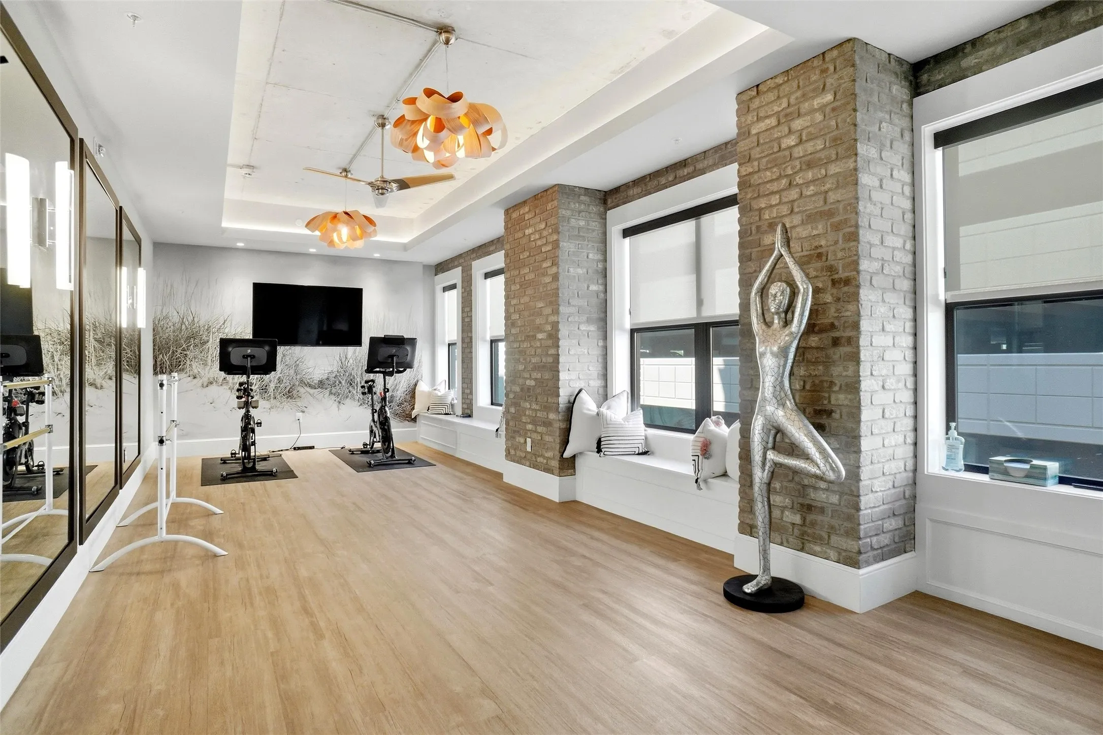 Condominium For Sale in Tarrant County , 350 Central Avenue 208, Southlake, Texas 76092, 2 Bedroom, 2 Bathroom, 2 Garage spaces, 1,659 Sqft, built in 2018, mls#21394485, Real Estate Agent in Southlake, Homes For Sale in Tarrant county, Homes For Sale in Southlake, Realtor in Southlake Texas, Real Estate Brokerage Independent Realty Texas, Luminita Cordes Realtor