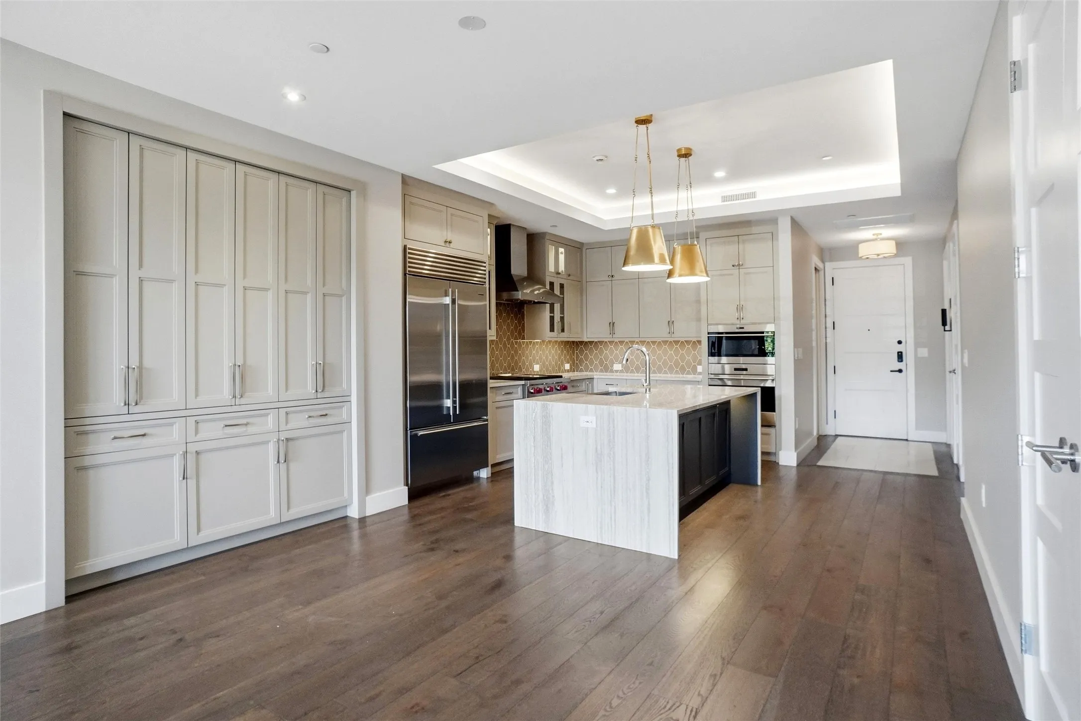 Condominium For Sale in Tarrant County , 350 Central Avenue 208, Southlake, Texas 76092, 2 Bedroom, 2 Bathroom, 2 Garage spaces, 1,659 Sqft, built in 2018, mls#21394485, Real Estate Agent in Southlake, Homes For Sale in Tarrant county, Homes For Sale in Southlake, Realtor in Southlake Texas, Real Estate Brokerage Independent Realty Texas, Luminita Cordes Realtor