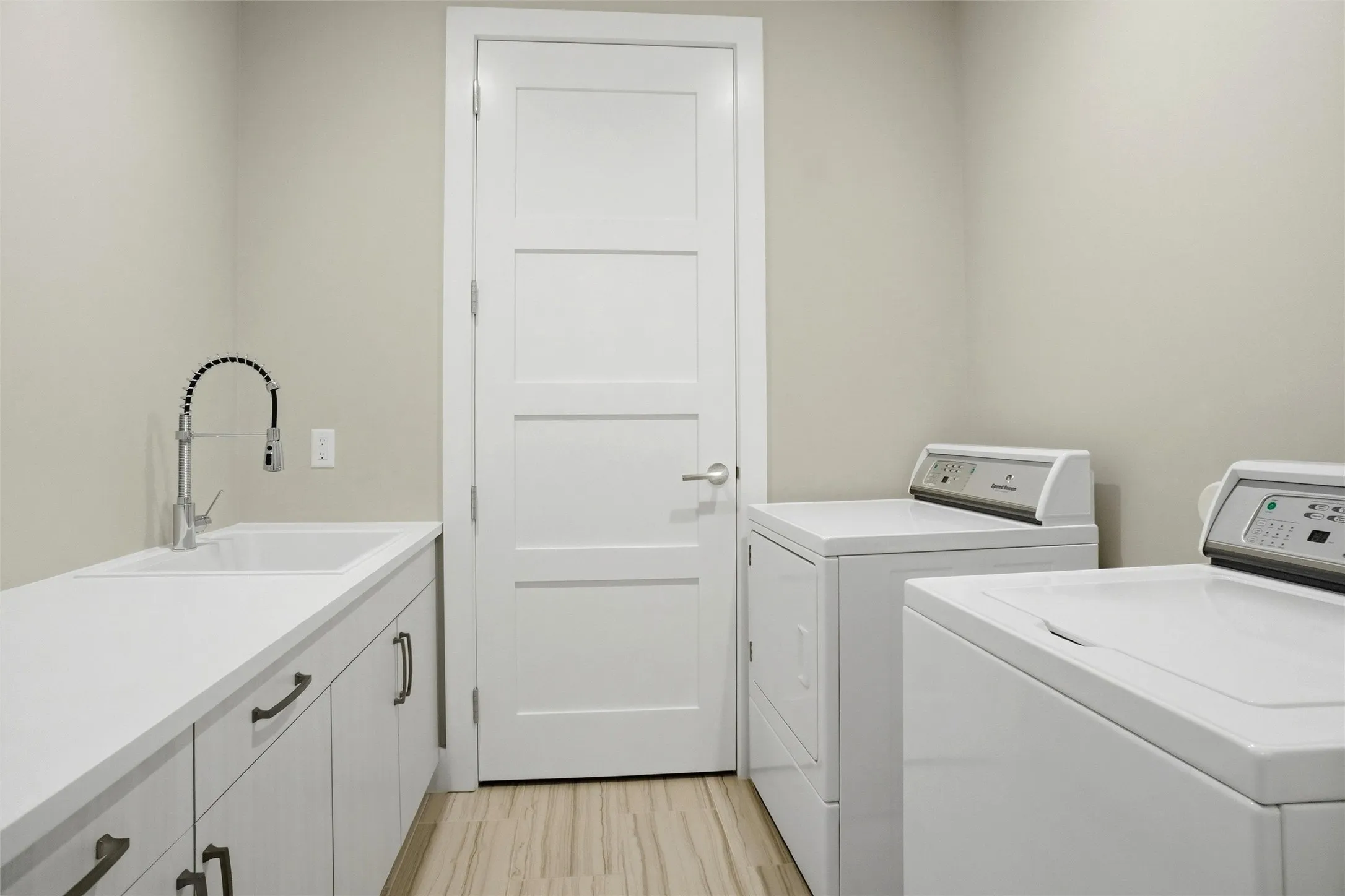 Condominium For Sale in Tarrant County , 350 Central Avenue 208, Southlake, Texas 76092, 2 Bedroom, 2 Bathroom, 2 Garage spaces, 1,659 Sqft, built in 2018, mls#21394485, Real Estate Agent in Southlake, Homes For Sale in Tarrant county, Homes For Sale in Southlake, Realtor in Southlake Texas, Real Estate Brokerage Independent Realty Texas, Luminita Cordes Realtor