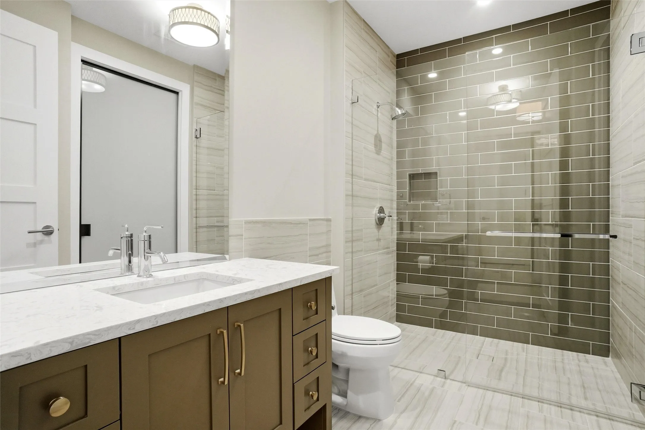 Condominium For Sale in Tarrant County , 350 Central Avenue 208, Southlake, Texas 76092, 2 Bedroom, 2 Bathroom, 2 Garage spaces, 1,659 Sqft, built in 2018, mls#21394485, Real Estate Agent in Southlake, Homes For Sale in Tarrant county, Homes For Sale in Southlake, Realtor in Southlake Texas, Real Estate Brokerage Independent Realty Texas, Luminita Cordes Realtor