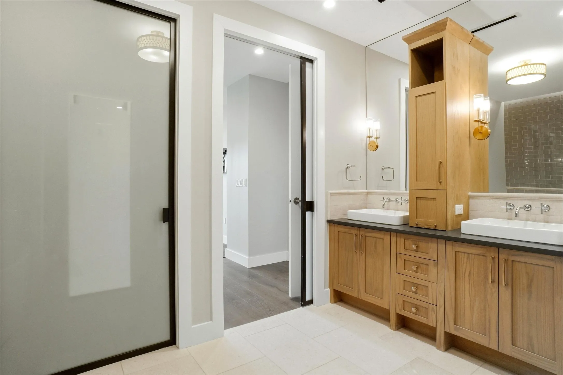 Condominium For Sale in Tarrant County , 350 Central Avenue 208, Southlake, Texas 76092, 2 Bedroom, 2 Bathroom, 2 Garage spaces, 1,659 Sqft, built in 2018, mls#21394485, Real Estate Agent in Southlake, Homes For Sale in Tarrant county, Homes For Sale in Southlake, Realtor in Southlake Texas, Real Estate Brokerage Independent Realty Texas, Luminita Cordes Realtor