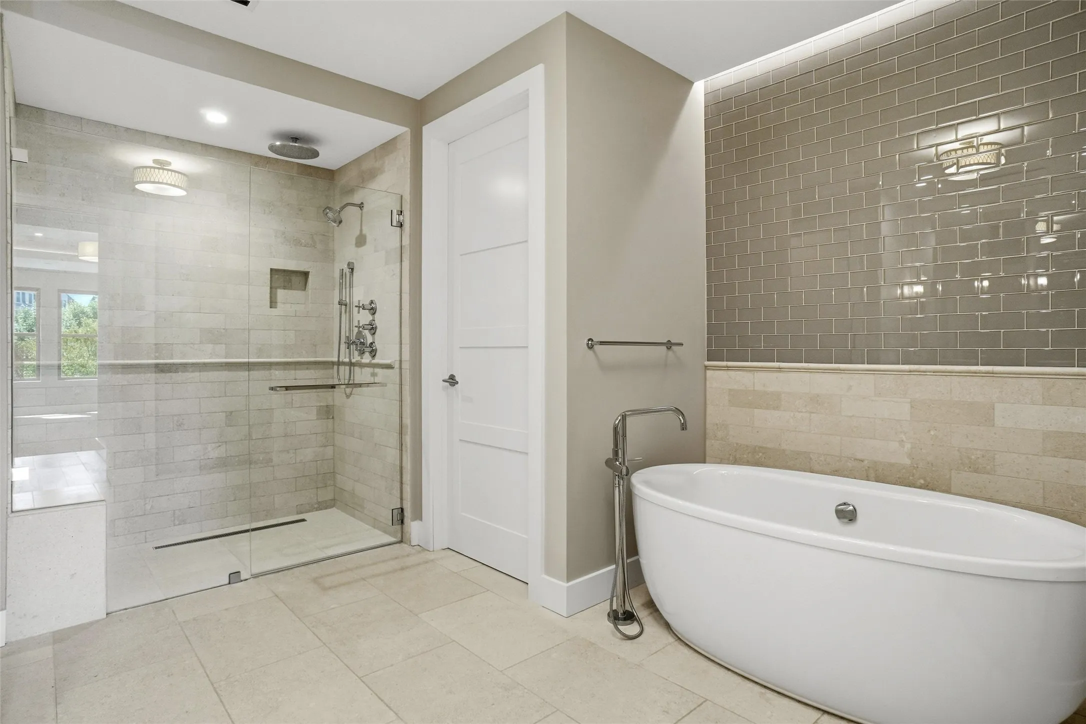 Condominium For Sale in Tarrant County , 350 Central Avenue 208, Southlake, Texas 76092, 2 Bedroom, 2 Bathroom, 2 Garage spaces, 1,659 Sqft, built in 2018, mls#21394485, Real Estate Agent in Southlake, Homes For Sale in Tarrant county, Homes For Sale in Southlake, Realtor in Southlake Texas, Real Estate Brokerage Independent Realty Texas, Luminita Cordes Realtor