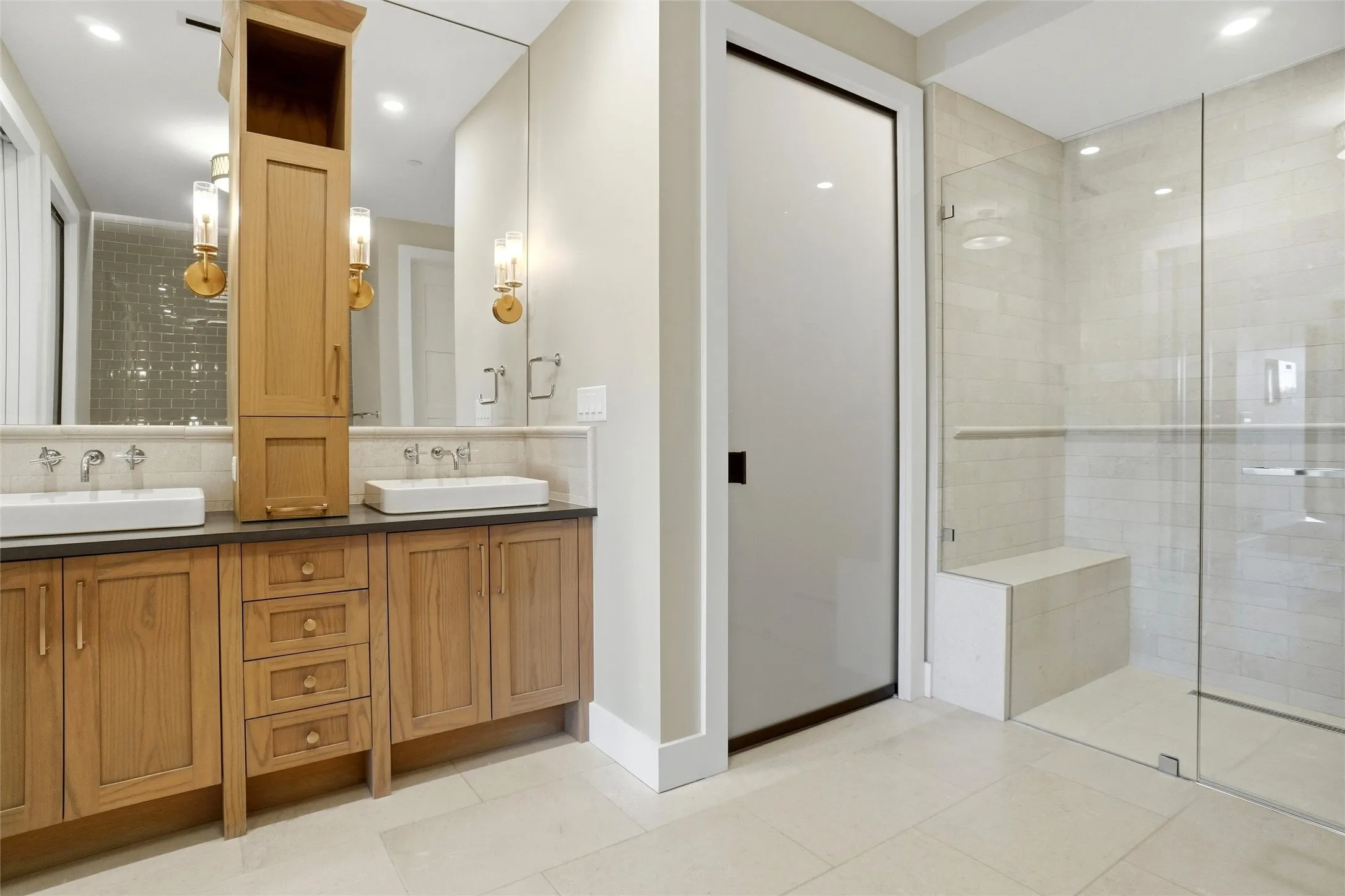 Condominium For Sale in Tarrant County , 350 Central Avenue 208, Southlake, Texas 76092, 2 Bedroom, 2 Bathroom, 2 Garage spaces, 1,659 Sqft, built in 2018, mls#21394485, Real Estate Agent in Southlake, Homes For Sale in Tarrant county, Homes For Sale in Southlake, Realtor in Southlake Texas, Real Estate Brokerage Independent Realty Texas, Luminita Cordes Realtor