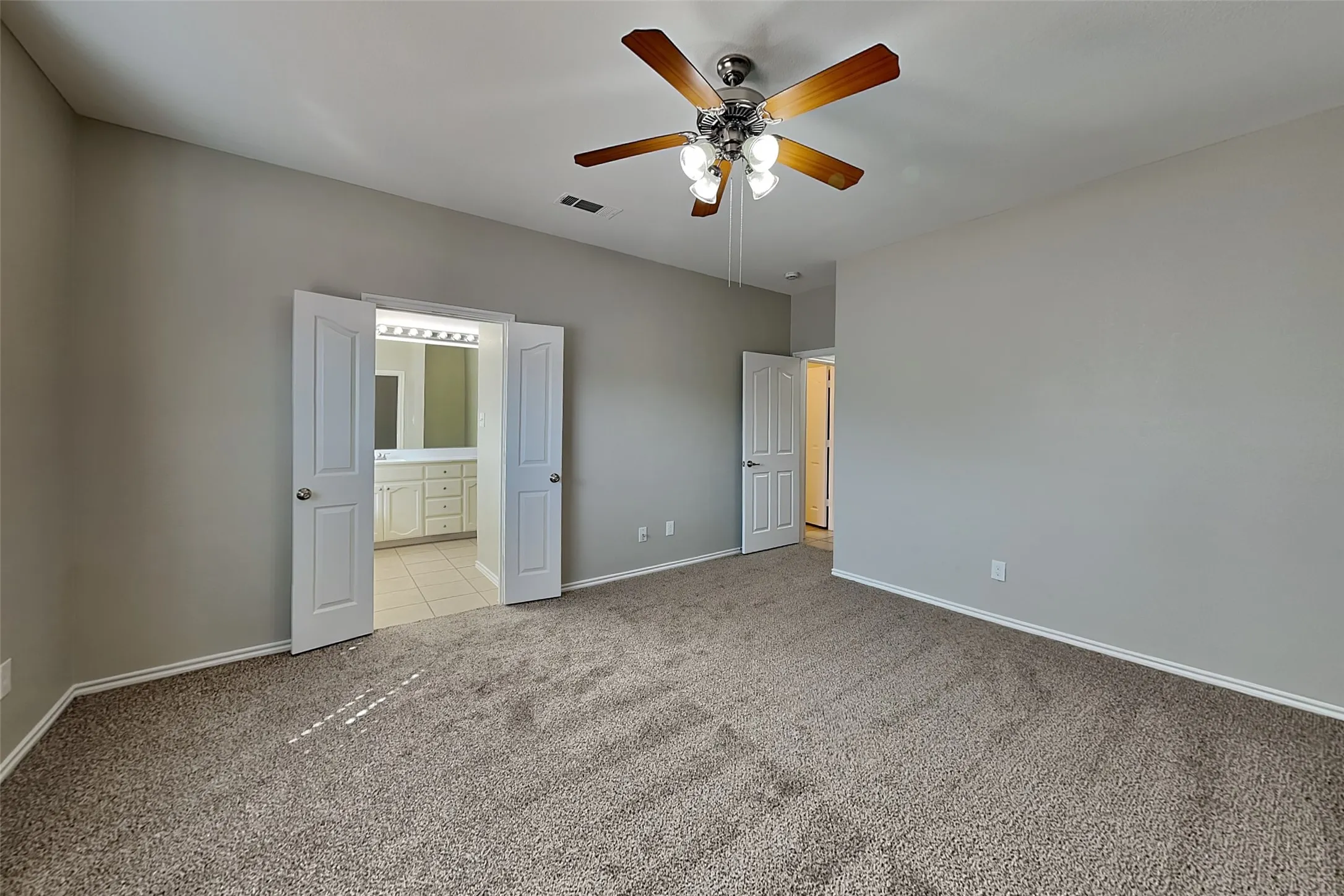Single Family Residence For Rent in Tarrant County , 12901 Farmington Drive, Fort Worth, Texas 76244, 3 Bedroom, 2 Bathroom, 2 Garage spaces, 1,536 Sqft, built in 2005, mls#21394495, Real Estate Agent in Fort Worth, Homes For Rent in Tarrant county, Homes For Rent in Fort Worth, Realtor in Fort Worth Texas, Real Estate Brokerage Independent Realty Texas, Luminita Cordes Realtor