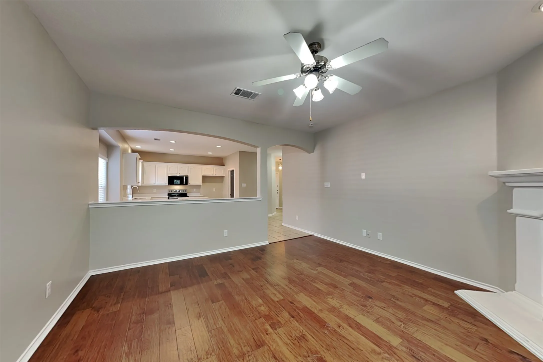 Single Family Residence For Rent in Tarrant County , 12901 Farmington Drive, Fort Worth, Texas 76244, 3 Bedroom, 2 Bathroom, 2 Garage spaces, 1,536 Sqft, built in 2005, mls#21394495, Real Estate Agent in Fort Worth, Homes For Rent in Tarrant county, Homes For Rent in Fort Worth, Realtor in Fort Worth Texas, Real Estate Brokerage Independent Realty Texas, Luminita Cordes Realtor