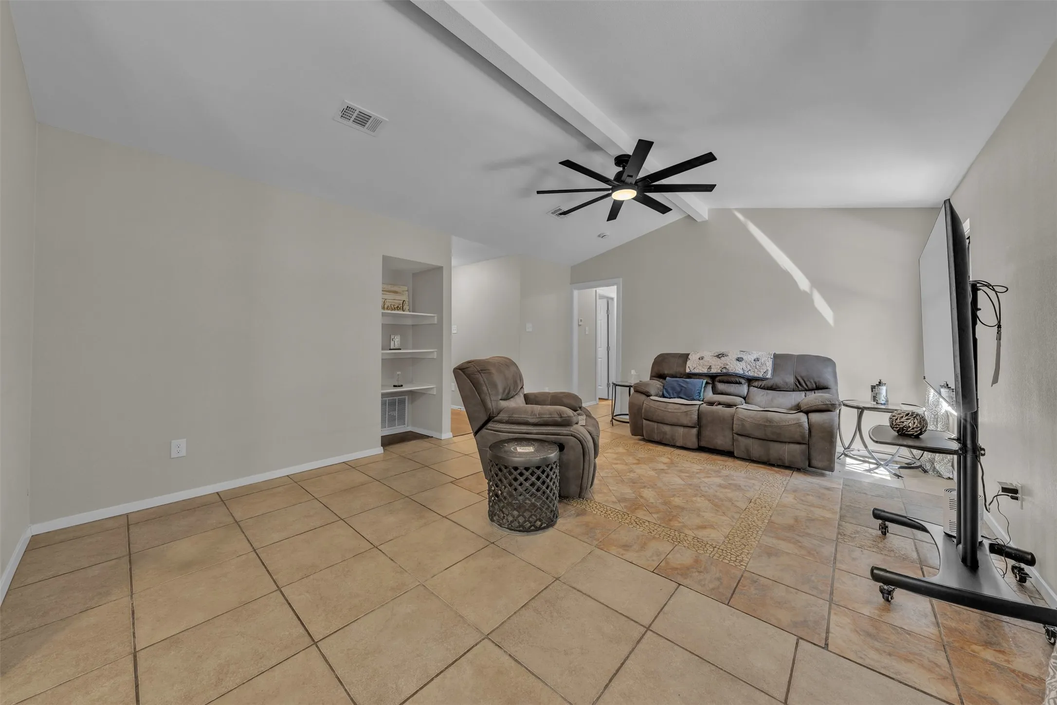 Single Family Residence For Sale in Tarrant County , 416 Ferenz Avenue, Crowley, Texas 76036, 4 Bedroom, 3 Bathroom, Garage spaces, 1,580 Sqft, built in 1984, mls#21394406, Real Estate Agent in Crowley, Homes For Sale in Tarrant county, Homes For Sale in Crowley, Realtor in Crowley Texas, Real Estate Brokerage Independent Realty Texas, Luminita Cordes Realtor