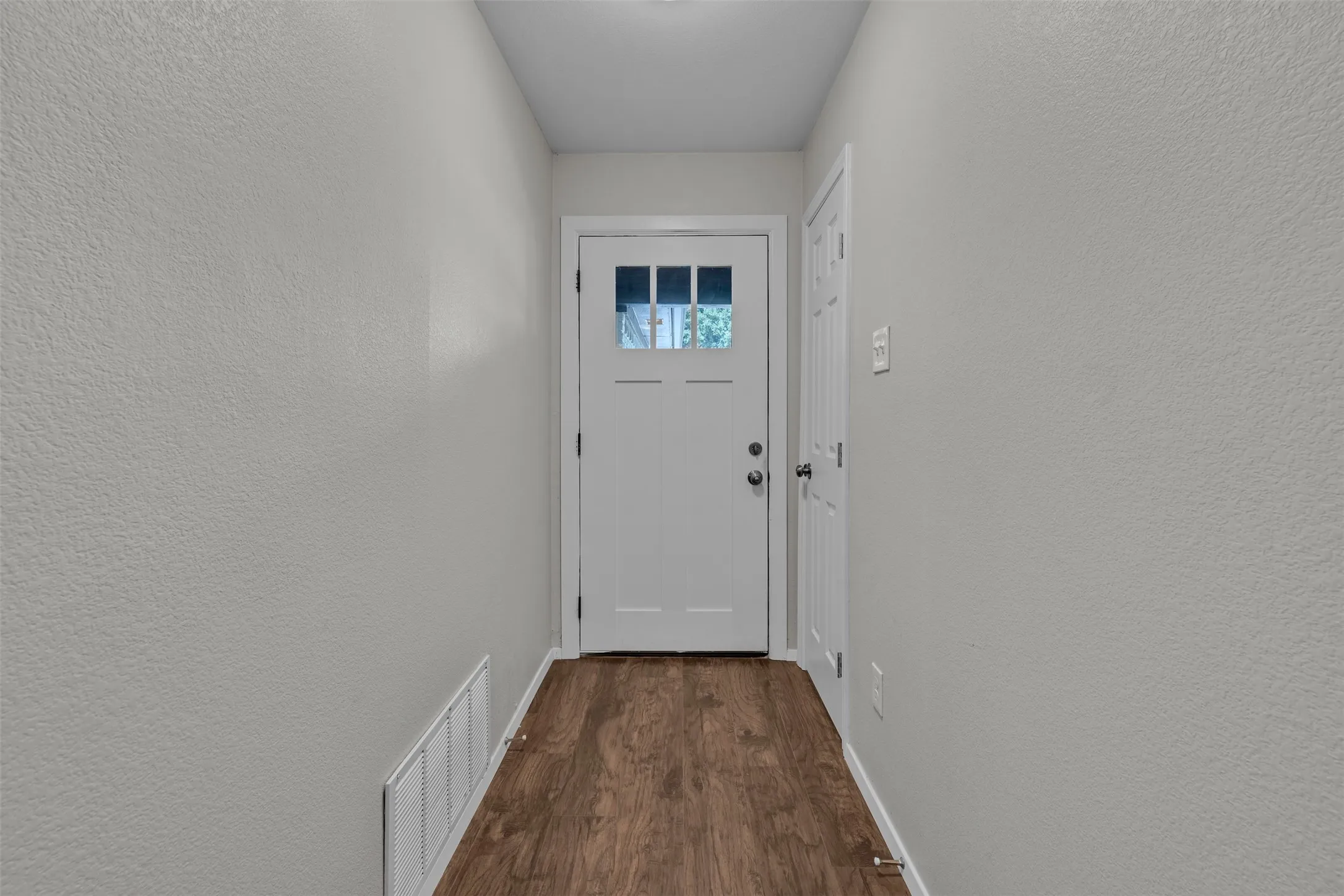 Single Family Residence For Sale in Tarrant County , 416 Ferenz Avenue, Crowley, Texas 76036, 4 Bedroom, 3 Bathroom, Garage spaces, 1,580 Sqft, built in 1984, mls#21394406, Real Estate Agent in Crowley, Homes For Sale in Tarrant county, Homes For Sale in Crowley, Realtor in Crowley Texas, Real Estate Brokerage Independent Realty Texas, Luminita Cordes Realtor