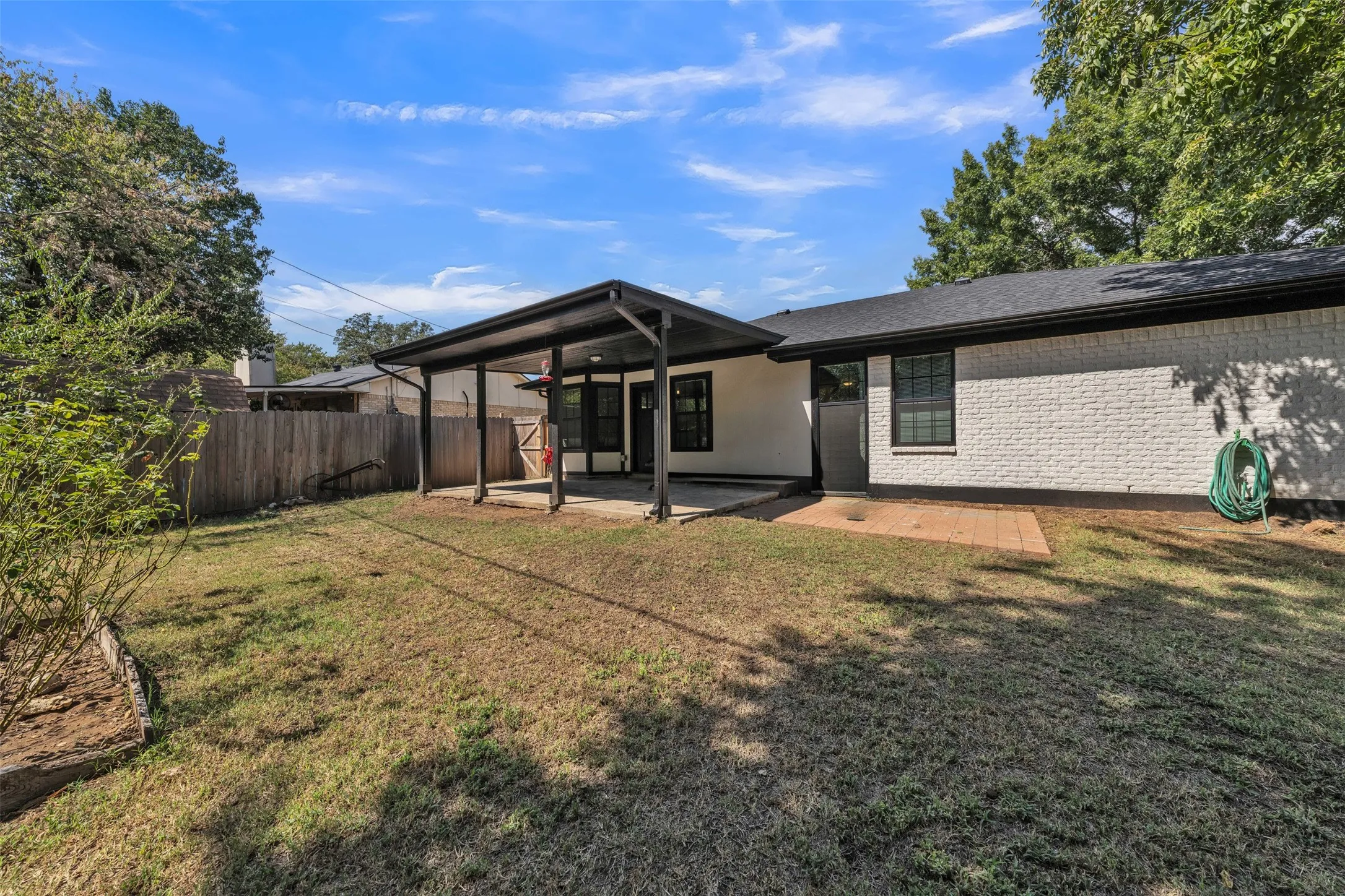 Single Family Residence For Sale in Tarrant County , 416 Ferenz Avenue, Crowley, Texas 76036, 4 Bedroom, 3 Bathroom, Garage spaces, 1,580 Sqft, built in 1984, mls#21394406, Real Estate Agent in Crowley, Homes For Sale in Tarrant county, Homes For Sale in Crowley, Realtor in Crowley Texas, Real Estate Brokerage Independent Realty Texas, Luminita Cordes Realtor