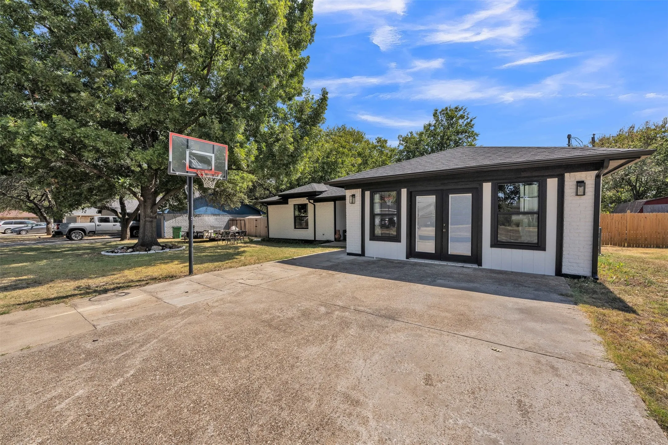 Single Family Residence For Sale in Tarrant County , 416 Ferenz Avenue, Crowley, Texas 76036, 4 Bedroom, 3 Bathroom, Garage spaces, 1,580 Sqft, built in 1984, mls#21394406, Real Estate Agent in Crowley, Homes For Sale in Tarrant county, Homes For Sale in Crowley, Realtor in Crowley Texas, Real Estate Brokerage Independent Realty Texas, Luminita Cordes Realtor