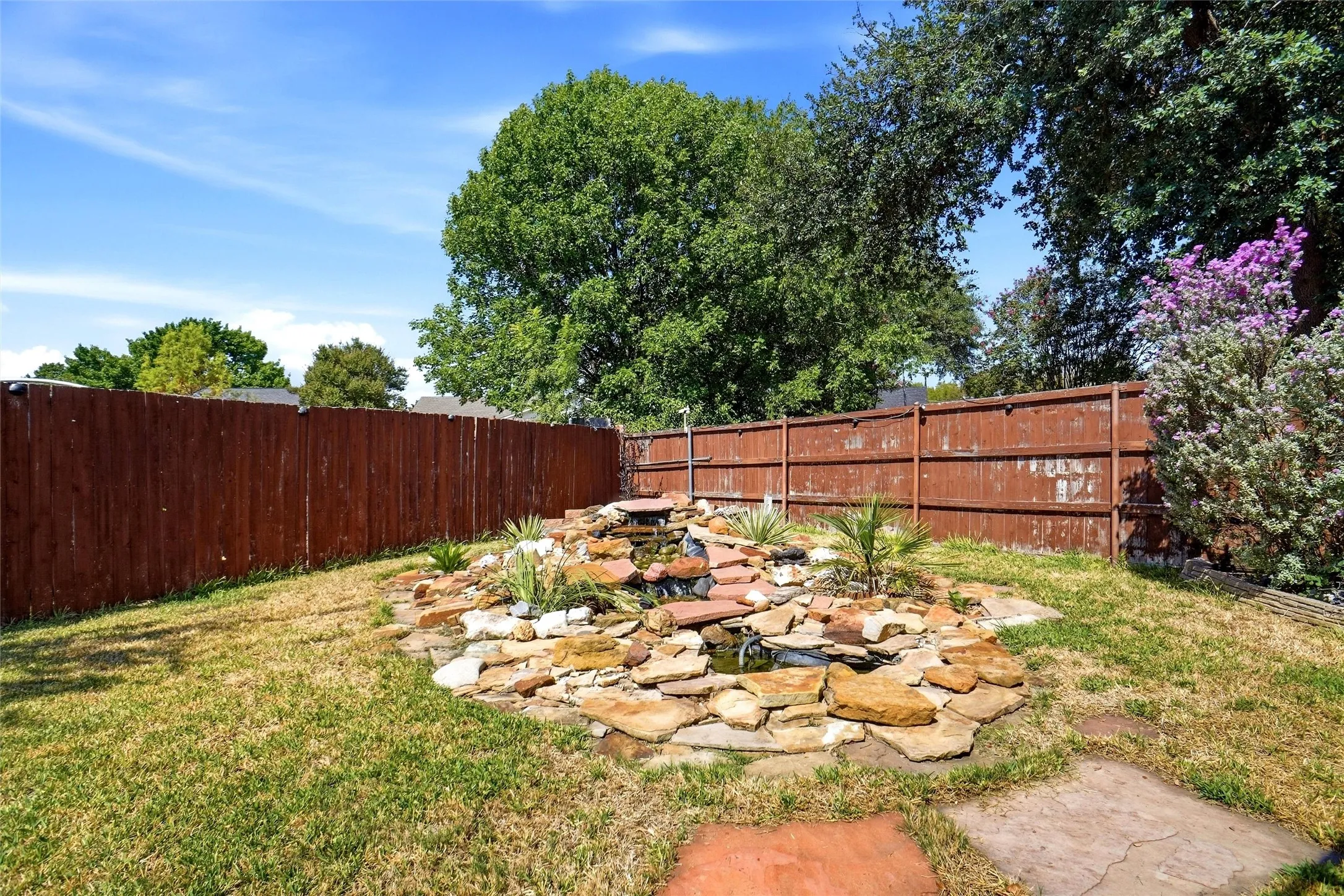 Single Family Residence For Sale in Collin County , 1116 Bass Drive, Plano, Texas 75025, 3 Bedroom, 2 Bathroom, 2 Garage spaces, 1,910 Sqft, built in 1981, mls#21391743, Real Estate Agent in Plano, Homes For Sale in Collin county, Homes For Sale in Plano, Realtor in Plano Texas, Real Estate Brokerage Independent Realty Texas, Luminita Cordes Realtor