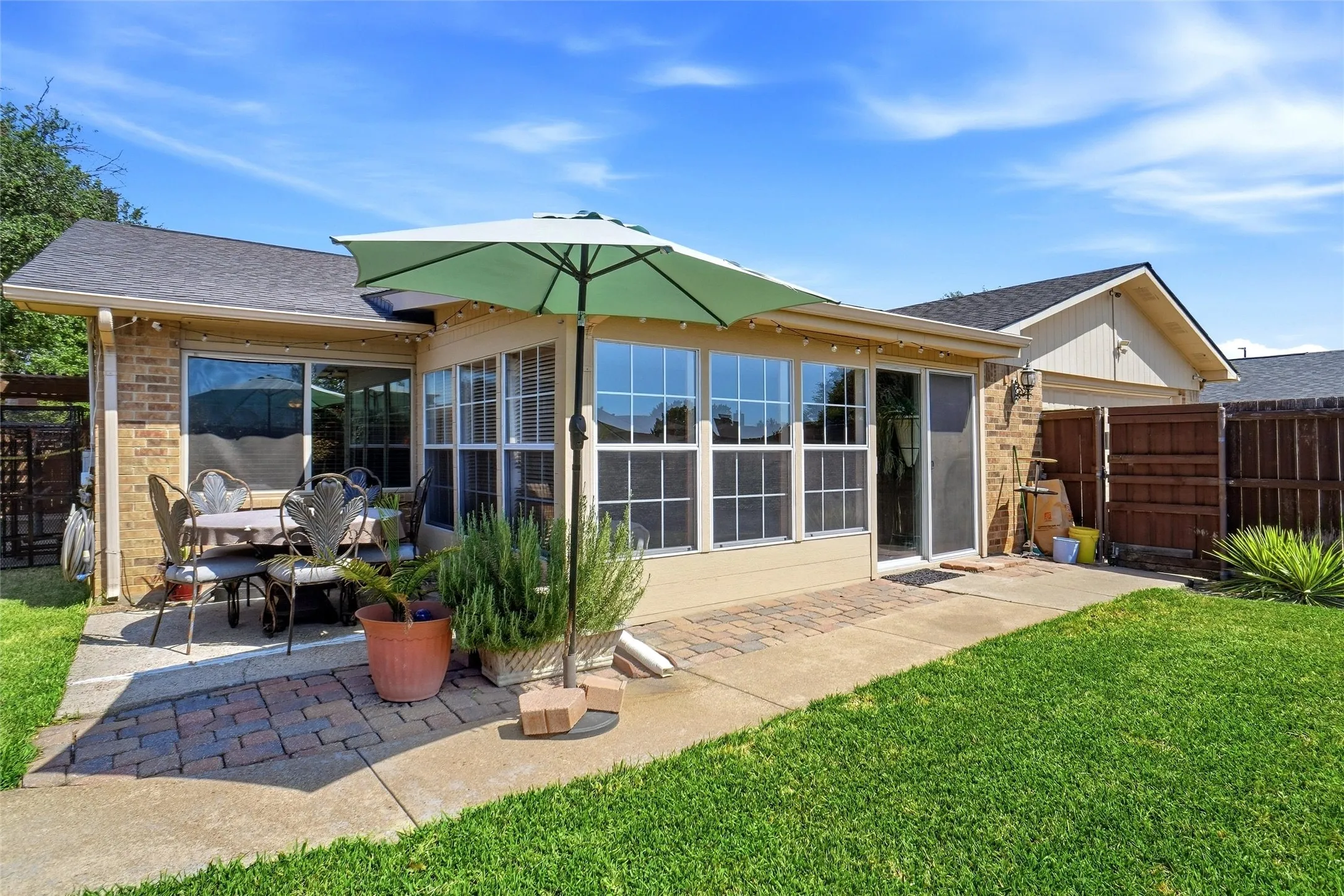 Single Family Residence For Sale in Collin County , 1116 Bass Drive, Plano, Texas 75025, 3 Bedroom, 2 Bathroom, 2 Garage spaces, 1,910 Sqft, built in 1981, mls#21391743, Real Estate Agent in Plano, Homes For Sale in Collin county, Homes For Sale in Plano, Realtor in Plano Texas, Real Estate Brokerage Independent Realty Texas, Luminita Cordes Realtor