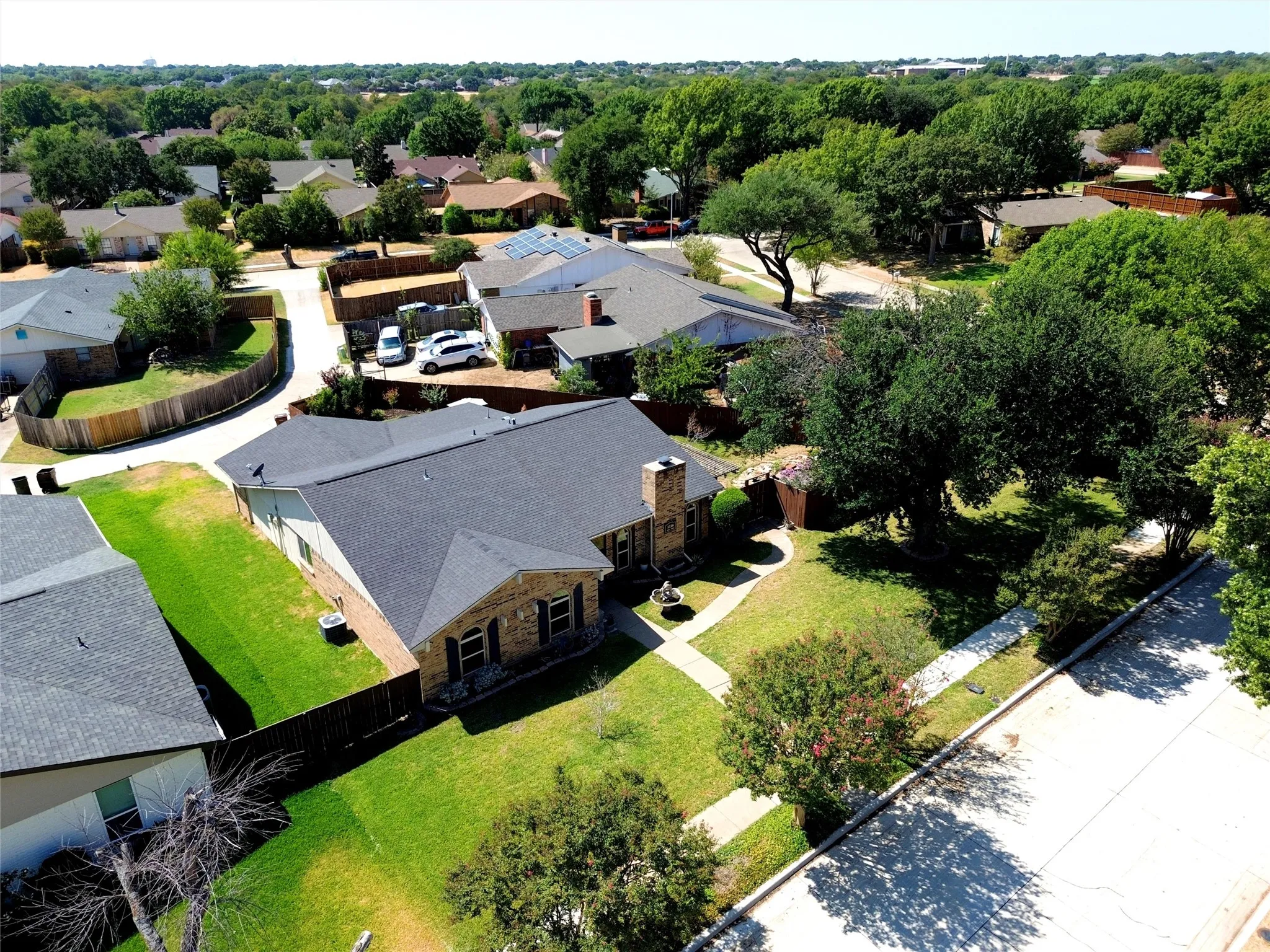 Single Family Residence For Sale in Collin County , 1116 Bass Drive, Plano, Texas 75025, 3 Bedroom, 2 Bathroom, 2 Garage spaces, 1,910 Sqft, built in 1981, mls#21391743, Real Estate Agent in Plano, Homes For Sale in Collin county, Homes For Sale in Plano, Realtor in Plano Texas, Real Estate Brokerage Independent Realty Texas, Luminita Cordes Realtor