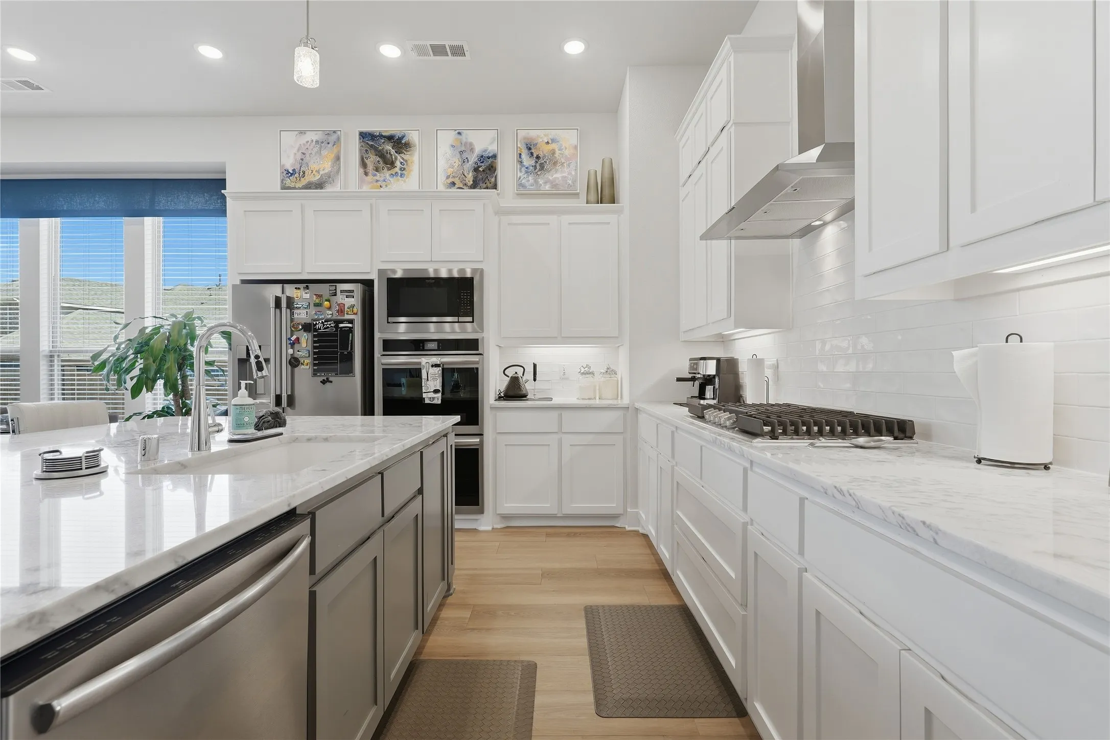Single Family Residence For Rent in Denton County , 9409 Sunset Lane, Oak Point, Texas 75068, 4 Bedroom, 3 Bathroom, 2 Garage spaces, 2,318 Sqft, built in 2023, mls#21394283, Real Estate Agent in Oak Point, Homes For Rent in Denton county, Homes For Rent in Oak Point, Realtor in Oak Point Texas, Real Estate Brokerage Independent Realty Texas, Luminita Cordes Realtor