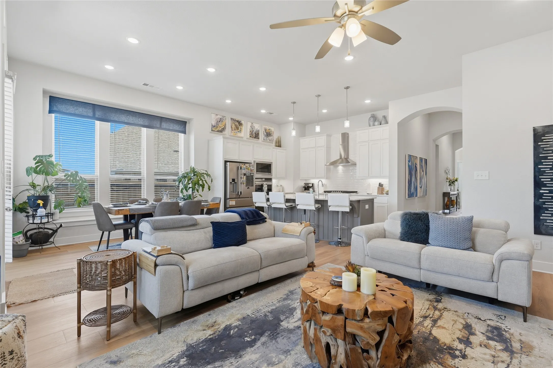 Single Family Residence For Rent in Denton County , 9409 Sunset Lane, Oak Point, Texas 75068, 4 Bedroom, 3 Bathroom, 2 Garage spaces, 2,318 Sqft, built in 2023, mls#21394283, Real Estate Agent in Oak Point, Homes For Rent in Denton county, Homes For Rent in Oak Point, Realtor in Oak Point Texas, Real Estate Brokerage Independent Realty Texas, Luminita Cordes Realtor
