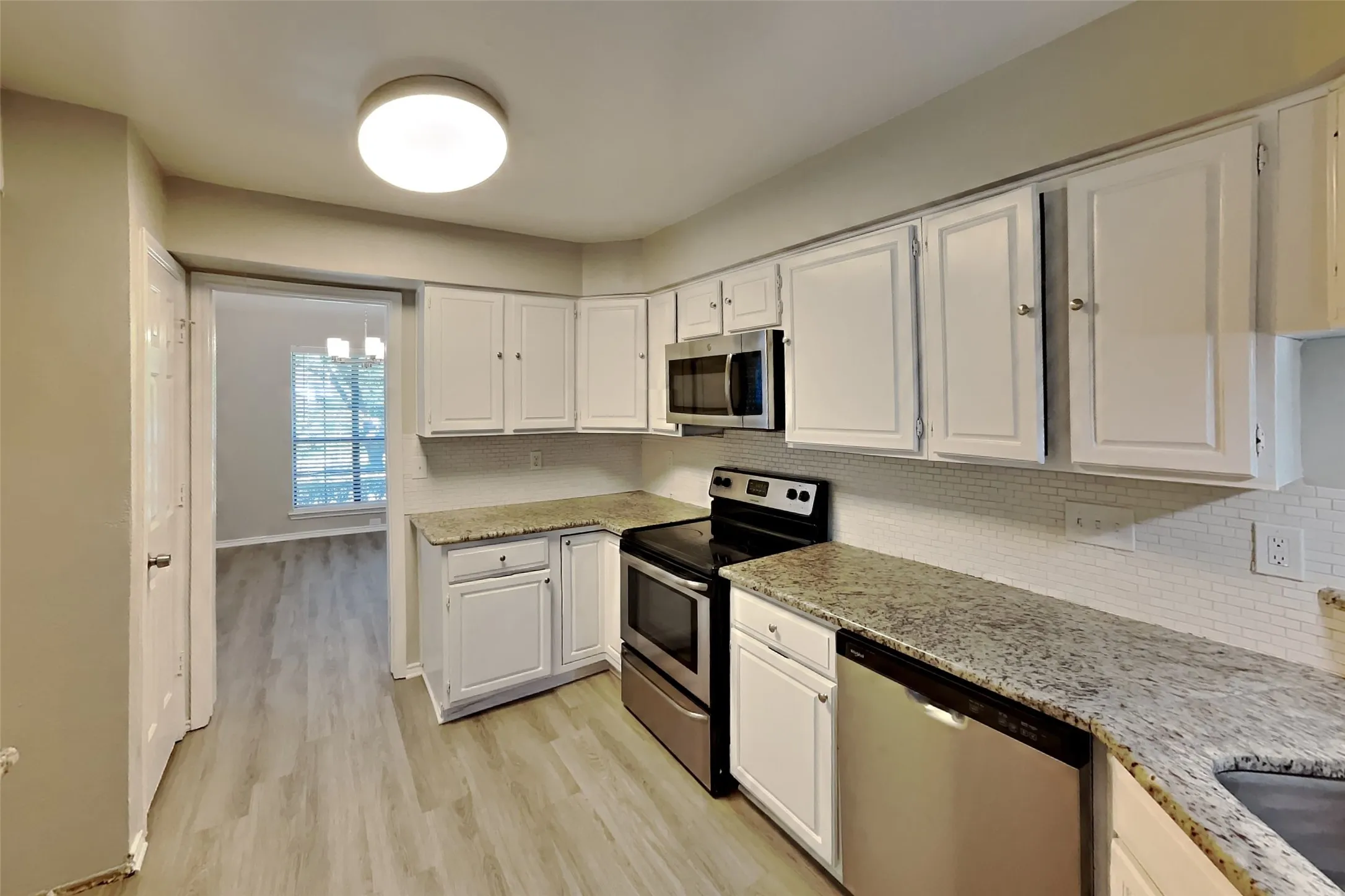 Single Family Residence For Rent in Denton County , 1518 Palisades Drive, Carrollton, Texas 75007, 3 Bedroom, 2 Bathroom, 2 Garage spaces, 1,753 Sqft, built in 1987, mls#21394512, Real Estate Agent in Carrollton, Homes For Rent in Denton county, Homes For Rent in Carrollton, Realtor in Carrollton Texas, Real Estate Brokerage Independent Realty Texas, Luminita Cordes Realtor