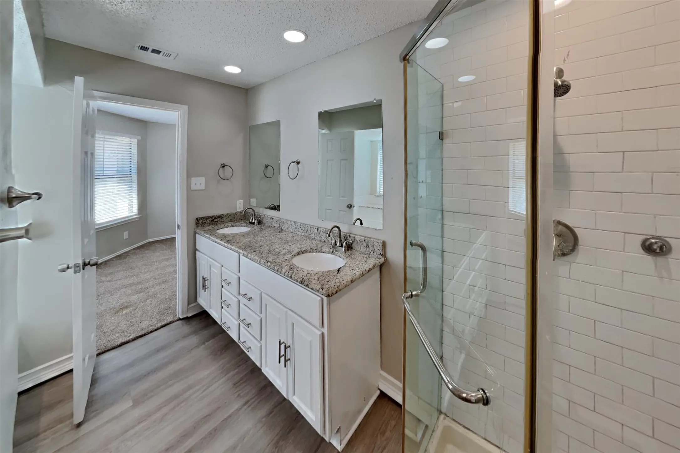 Single Family Residence For Rent in Denton County , 1518 Palisades Drive, Carrollton, Texas 75007, 3 Bedroom, 2 Bathroom, 2 Garage spaces, 1,753 Sqft, built in 1987, mls#21394512, Real Estate Agent in Carrollton, Homes For Rent in Denton county, Homes For Rent in Carrollton, Realtor in Carrollton Texas, Real Estate Brokerage Independent Realty Texas, Luminita Cordes Realtor