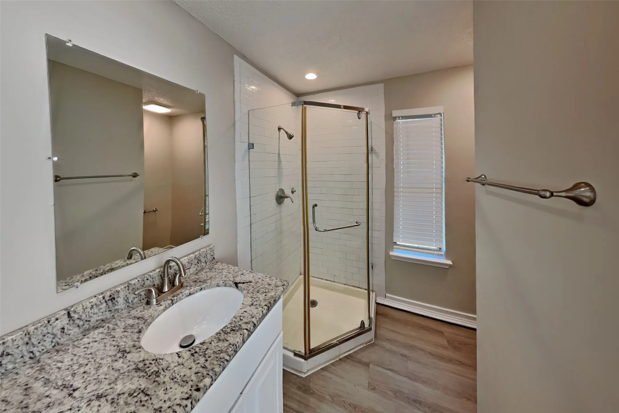 Single Family Residence For Rent in Denton County , 1518 Palisades Drive, Carrollton, Texas 75007, 3 Bedroom, 2 Bathroom, 2 Garage spaces, 1,753 Sqft, built in 1987, mls#21394512, Real Estate Agent in Carrollton, Homes For Rent in Denton county, Homes For Rent in Carrollton, Realtor in Carrollton Texas, Real Estate Brokerage Independent Realty Texas, Luminita Cordes Realtor