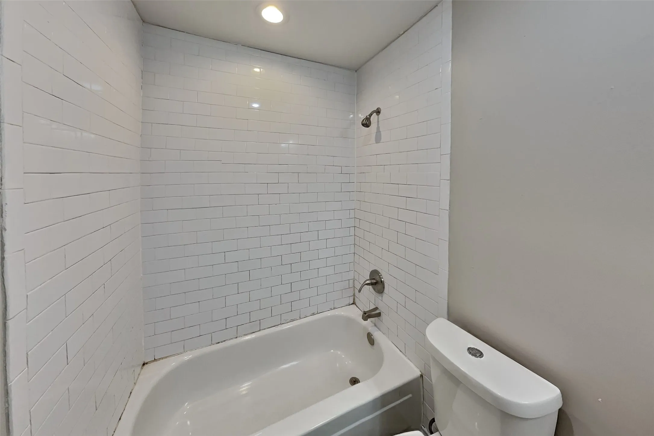 Single Family Residence For Rent in Denton County , 1518 Palisades Drive, Carrollton, Texas 75007, 3 Bedroom, 2 Bathroom, 2 Garage spaces, 1,753 Sqft, built in 1987, mls#21394512, Real Estate Agent in Carrollton, Homes For Rent in Denton county, Homes For Rent in Carrollton, Realtor in Carrollton Texas, Real Estate Brokerage Independent Realty Texas, Luminita Cordes Realtor