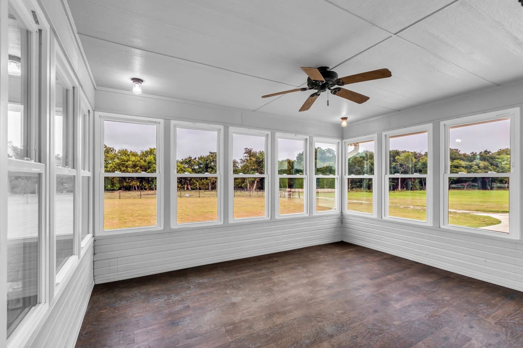 Single Family Residence For Rent in Grayson County , 13114 US Highway 69, Bells, Texas 75414, 3 Bedroom, 2 Bathroom, 2 Garage spaces, 2,206 Sqft, built in 1999, mls#21393615, Real Estate Agent in Bells, Homes For Rent in Grayson county, Homes For Rent in Bells, Realtor in Bells Texas, Real Estate Brokerage Independent Realty Texas, Luminita Cordes Realtor