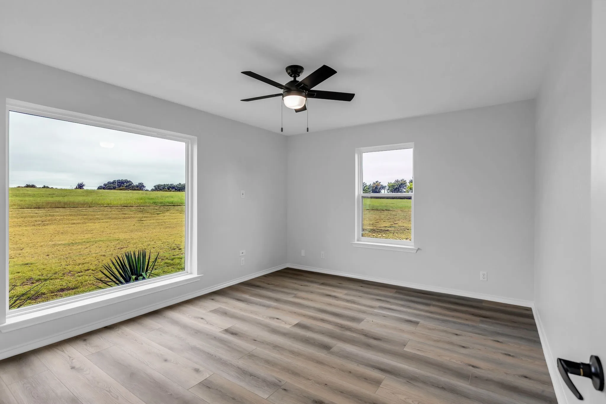 Single Family Residence For Rent in Grayson County , 13114 US Highway 69, Bells, Texas 75414, 3 Bedroom, 2 Bathroom, 2 Garage spaces, 2,206 Sqft, built in 1999, mls#21393615, Real Estate Agent in Bells, Homes For Rent in Grayson county, Homes For Rent in Bells, Realtor in Bells Texas, Real Estate Brokerage Independent Realty Texas, Luminita Cordes Realtor