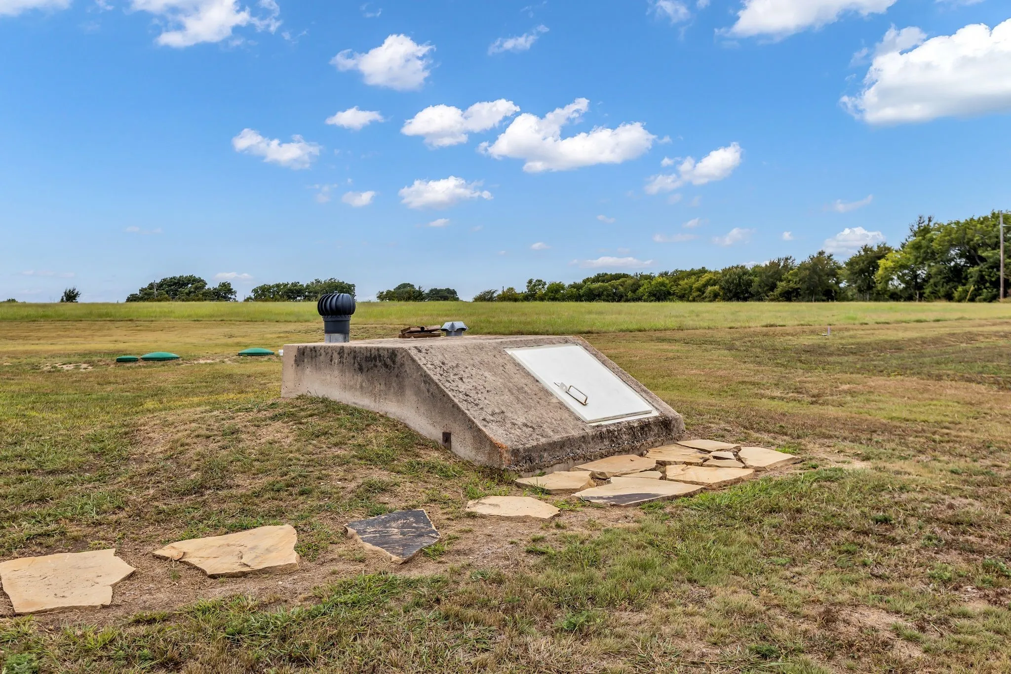 Single Family Residence For Rent in Grayson County , 13114 US Highway 69, Bells, Texas 75414, 3 Bedroom, 2 Bathroom, 2 Garage spaces, 2,206 Sqft, built in 1999, mls#21393615, Real Estate Agent in Bells, Homes For Rent in Grayson county, Homes For Rent in Bells, Realtor in Bells Texas, Real Estate Brokerage Independent Realty Texas, Luminita Cordes Realtor