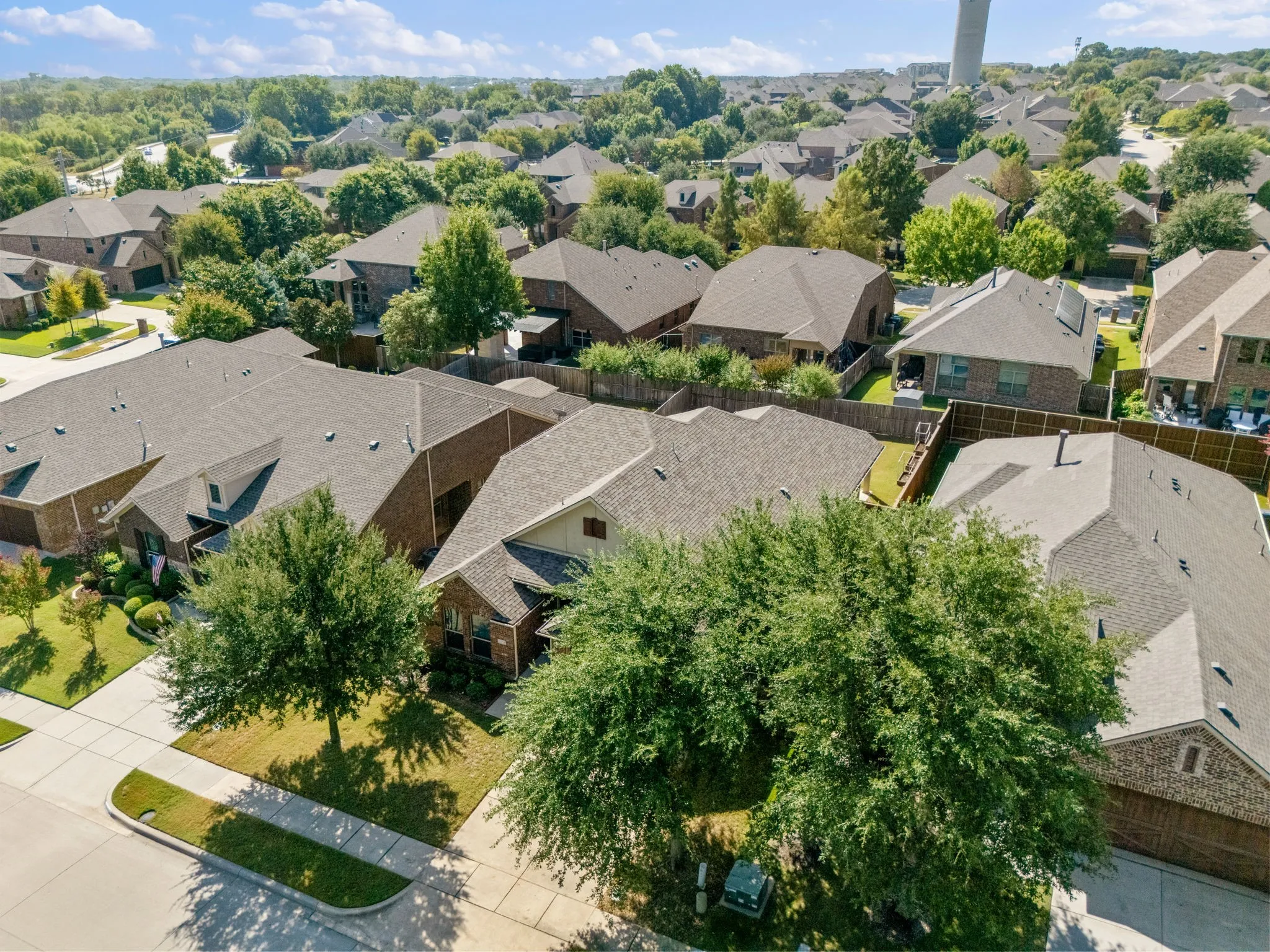 Single Family Residence For Sale in Collin County , 3909 Brook Wood Drive, Mc Kinney, Texas 75071, 3 Bedroom, 3 Bathroom, 2 Garage spaces, 2,275 Sqft, built in 2013, mls#21390916, Real Estate Agent in Mc Kinney, Homes For Sale in Collin county, Homes For Sale in Mc Kinney, Realtor in Mc Kinney Texas, Real Estate Brokerage Independent Realty Texas, Luminita Cordes Realtor