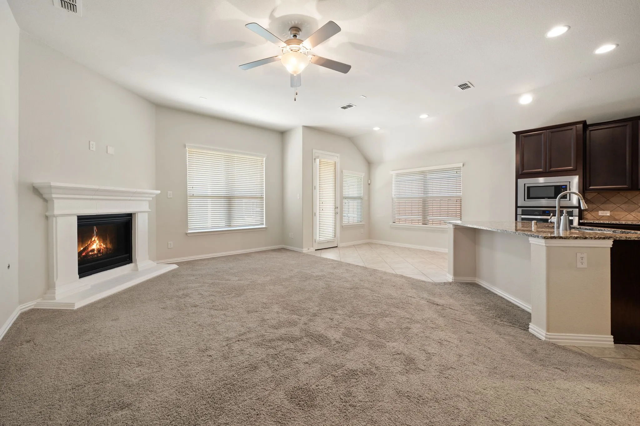 Single Family Residence For Sale in Collin County , 3909 Brook Wood Drive, Mc Kinney, Texas 75071, 3 Bedroom, 3 Bathroom, 2 Garage spaces, 2,275 Sqft, built in 2013, mls#21390916, Real Estate Agent in Mc Kinney, Homes For Sale in Collin county, Homes For Sale in Mc Kinney, Realtor in Mc Kinney Texas, Real Estate Brokerage Independent Realty Texas, Luminita Cordes Realtor