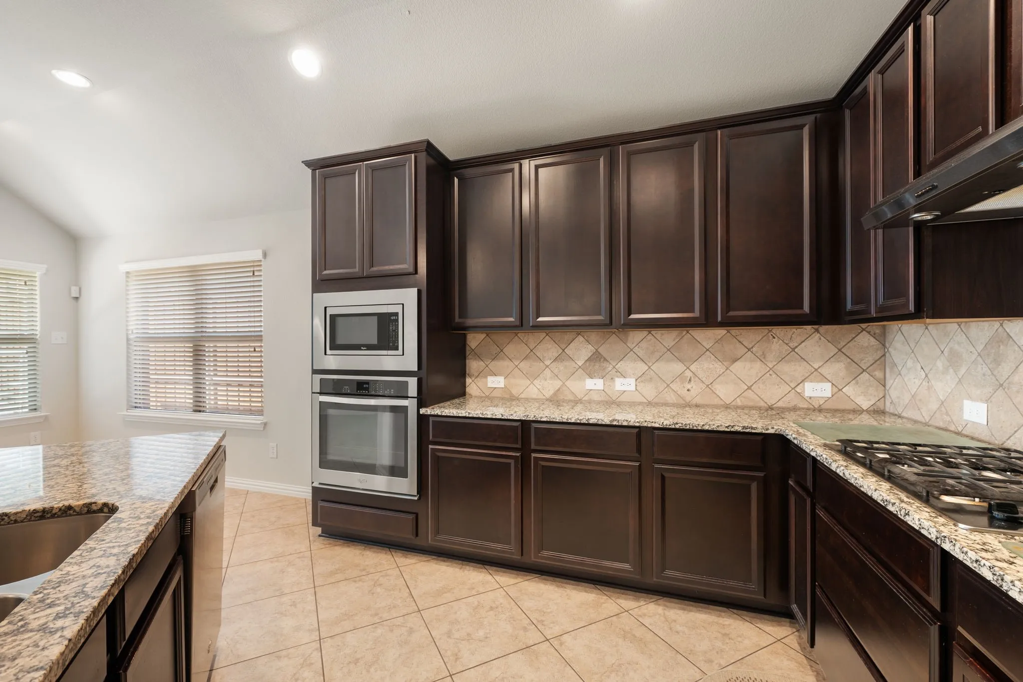 Single Family Residence For Sale in Collin County , 3909 Brook Wood Drive, Mc Kinney, Texas 75071, 3 Bedroom, 3 Bathroom, 2 Garage spaces, 2,275 Sqft, built in 2013, mls#21390916, Real Estate Agent in Mc Kinney, Homes For Sale in Collin county, Homes For Sale in Mc Kinney, Realtor in Mc Kinney Texas, Real Estate Brokerage Independent Realty Texas, Luminita Cordes Realtor