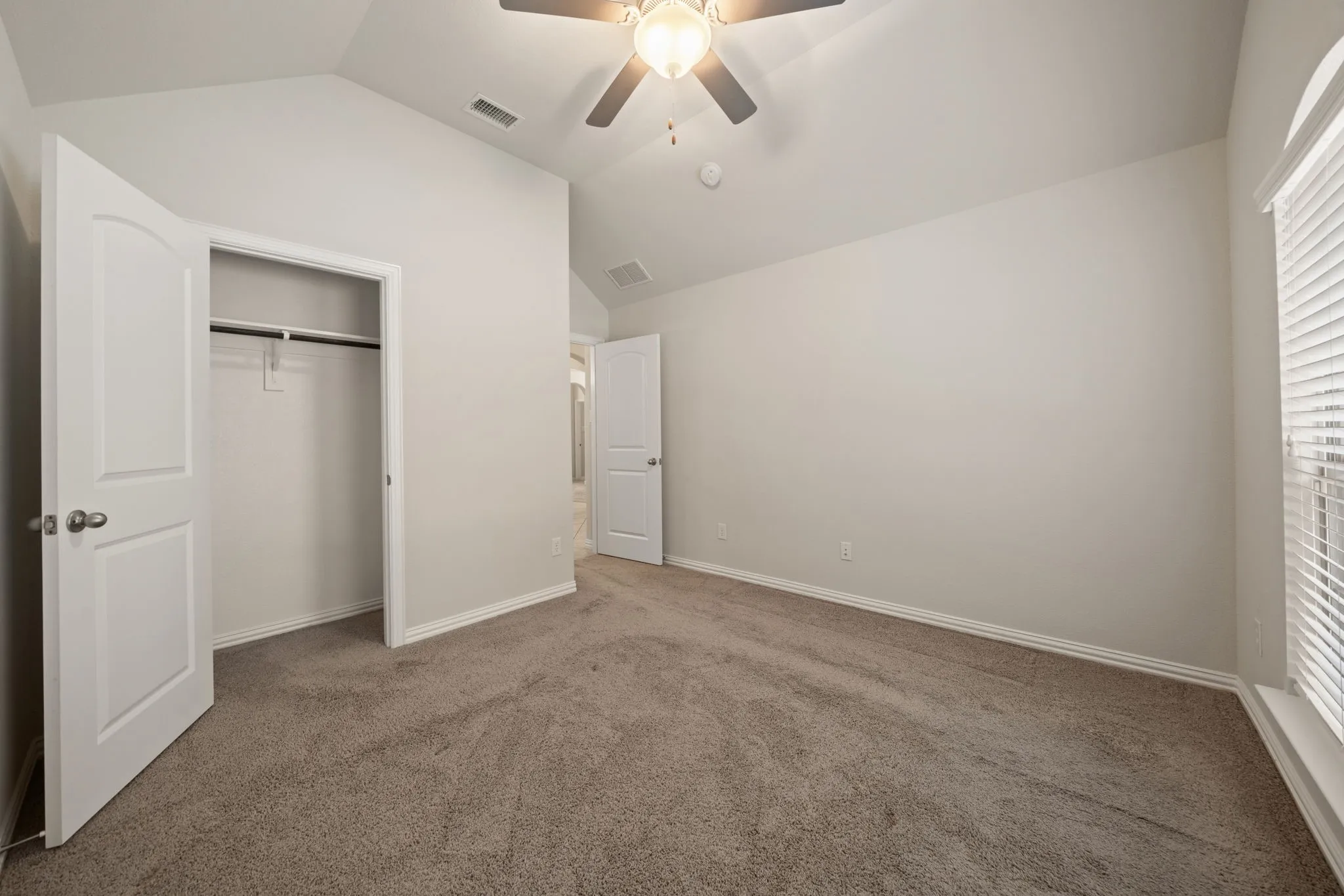 Single Family Residence For Sale in Collin County , 3909 Brook Wood Drive, Mc Kinney, Texas 75071, 3 Bedroom, 3 Bathroom, 2 Garage spaces, 2,275 Sqft, built in 2013, mls#21390916, Real Estate Agent in Mc Kinney, Homes For Sale in Collin county, Homes For Sale in Mc Kinney, Realtor in Mc Kinney Texas, Real Estate Brokerage Independent Realty Texas, Luminita Cordes Realtor