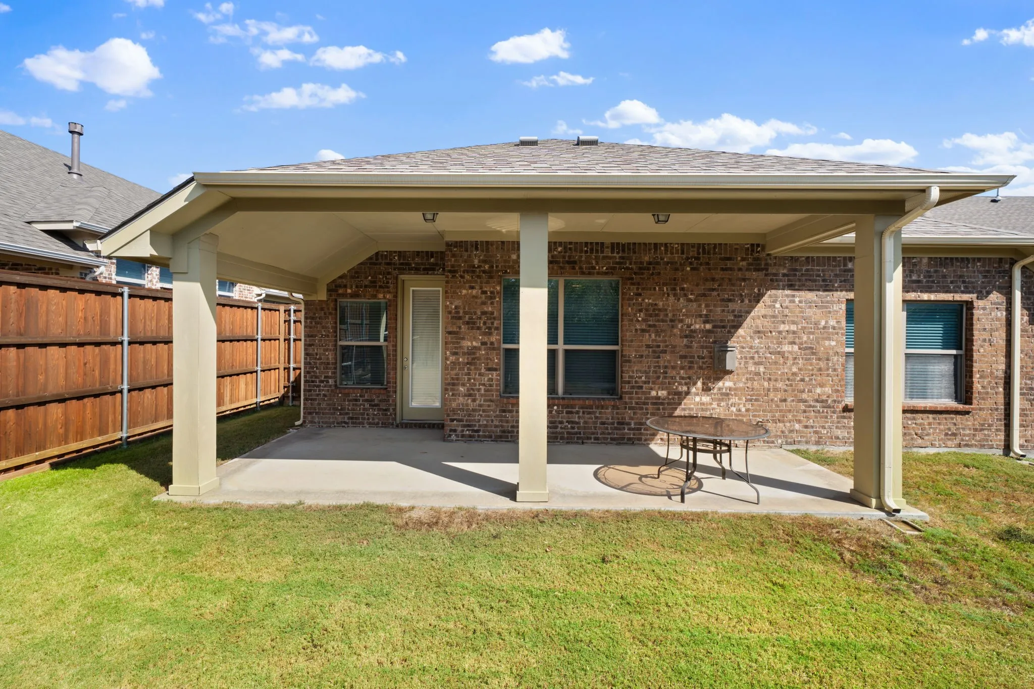 Single Family Residence For Sale in Collin County , 3909 Brook Wood Drive, Mc Kinney, Texas 75071, 3 Bedroom, 3 Bathroom, 2 Garage spaces, 2,275 Sqft, built in 2013, mls#21390916, Real Estate Agent in Mc Kinney, Homes For Sale in Collin county, Homes For Sale in Mc Kinney, Realtor in Mc Kinney Texas, Real Estate Brokerage Independent Realty Texas, Luminita Cordes Realtor
