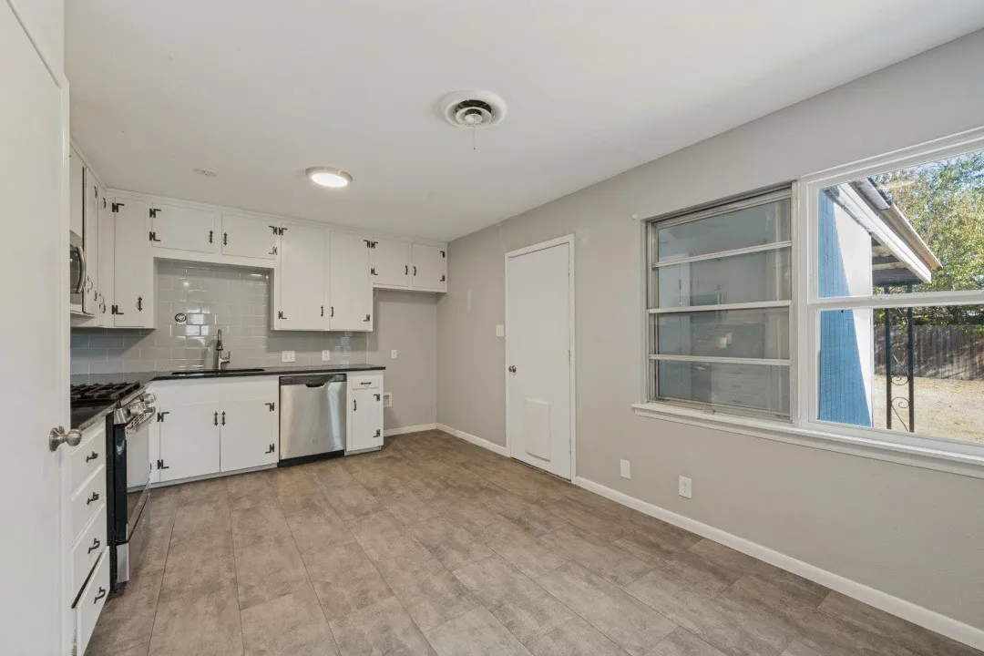 Single Family Residence For Rent in Tarrant County , 5301 Stanley Keller Road, Haltom City, Texas 76117, 3 Bedroom, 1 Bathroom, 2 Garage spaces, 1,008 Sqft, built in 1958, mls#21393400, Real Estate Agent in Haltom City, Homes For Rent in Tarrant county, Homes For Rent in Haltom City, Realtor in Haltom City Texas, Real Estate Brokerage Independent Realty Texas, Luminita Cordes Realtor