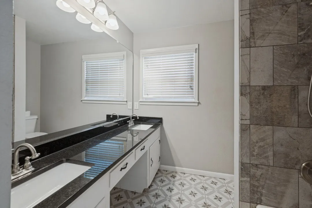 Single Family Residence For Rent in Tarrant County , 5301 Stanley Keller Road, Haltom City, Texas 76117, 3 Bedroom, 1 Bathroom, 2 Garage spaces, 1,008 Sqft, built in 1958, mls#21393400, Real Estate Agent in Haltom City, Homes For Rent in Tarrant county, Homes For Rent in Haltom City, Realtor in Haltom City Texas, Real Estate Brokerage Independent Realty Texas, Luminita Cordes Realtor