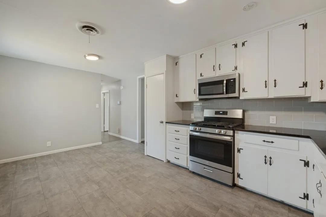 Single Family Residence For Rent in Tarrant County , 5301 Stanley Keller Road, Haltom City, Texas 76117, 3 Bedroom, 1 Bathroom, 2 Garage spaces, 1,008 Sqft, built in 1958, mls#21393400, Real Estate Agent in Haltom City, Homes For Rent in Tarrant county, Homes For Rent in Haltom City, Realtor in Haltom City Texas, Real Estate Brokerage Independent Realty Texas, Luminita Cordes Realtor