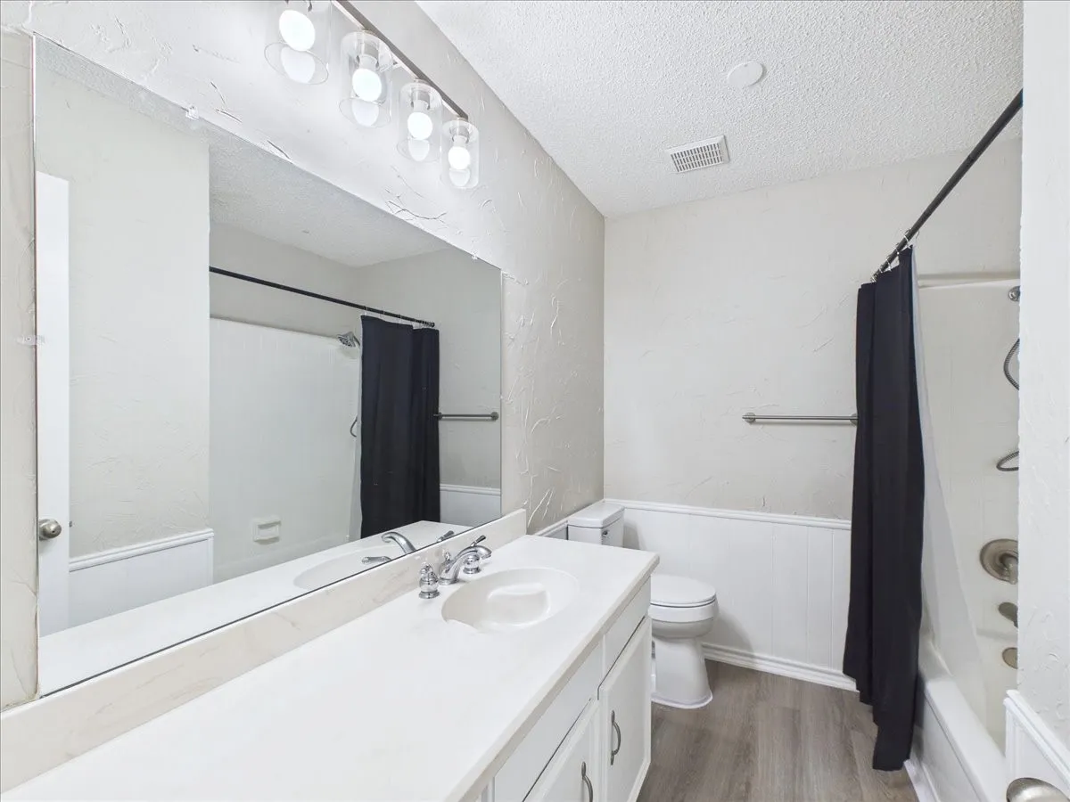 Single Family Residence For Rent in Tarrant County , 4900 Ridgeline Drive, Arlington, Texas 76017, 3 Bedroom, 2 Bathroom, 2 Garage spaces, 1,661 Sqft, built in 1977, mls#21393439, Real Estate Agent in Arlington, Homes For Rent in Tarrant county, Homes For Rent in Arlington, Realtor in Arlington Texas, Real Estate Brokerage Independent Realty Texas, Luminita Cordes Realtor
