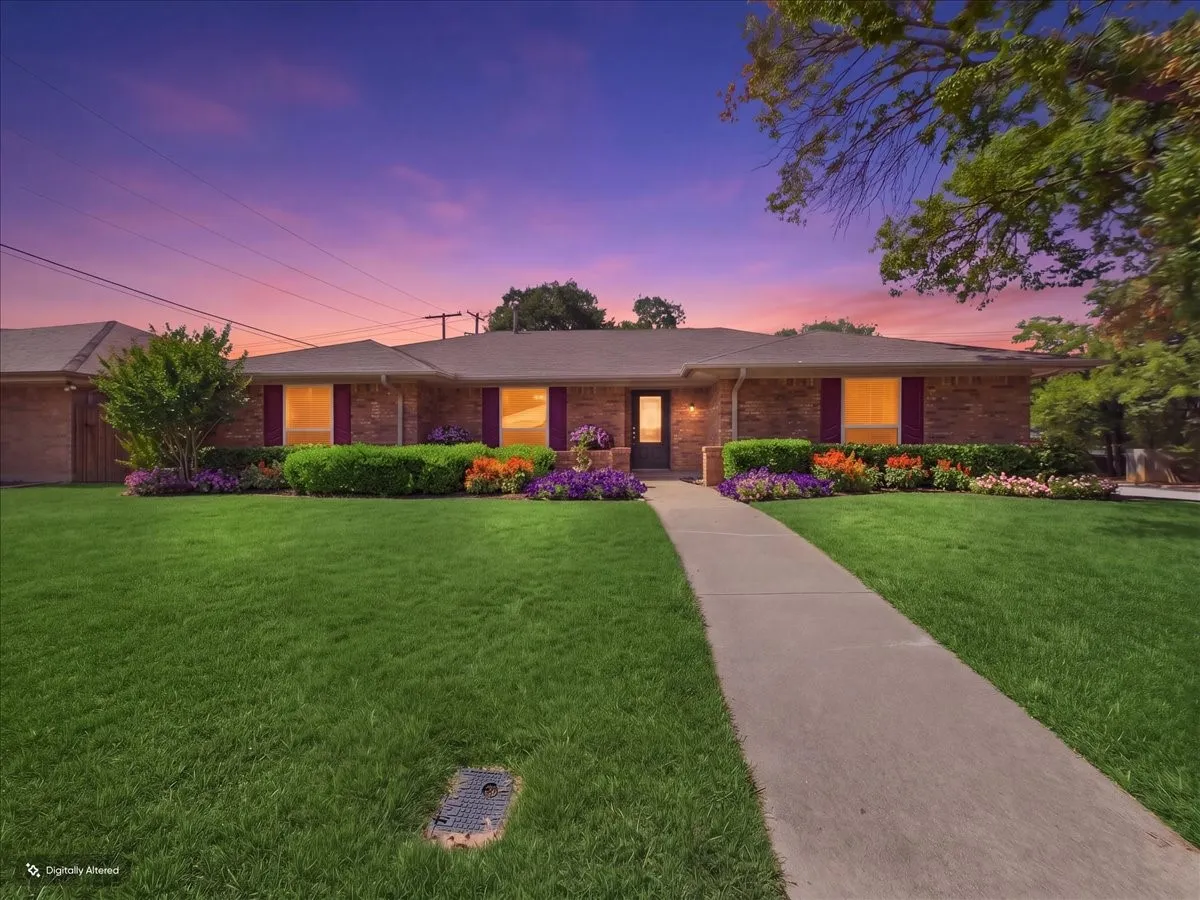 Single Family Residence For Rent in Tarrant County , 4900 Ridgeline Drive, Arlington, Texas 76017, 3 Bedroom, 2 Bathroom, 2 Garage spaces, 1,661 Sqft, built in 1977, mls#21393439, Real Estate Agent in Arlington, Homes For Rent in Tarrant county, Homes For Rent in Arlington, Realtor in Arlington Texas, Real Estate Brokerage Independent Realty Texas, Luminita Cordes Realtor