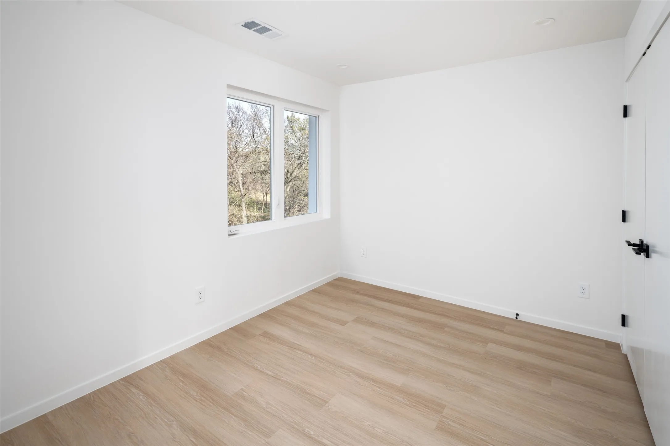 Condominium For Rent in Dallas County , 4811 Denton Drive 101, Dallas, Texas 75219, 3 Bedroom, 4 Bathroom, 2 Garage spaces, 1,712 Sqft, built in 2025, mls#21394505, Real Estate Agent in Dallas, Homes For Rent in Dallas county, Homes For Rent in Dallas, Realtor in Dallas Texas, Real Estate Brokerage Independent Realty Texas, Luminita Cordes Realtor