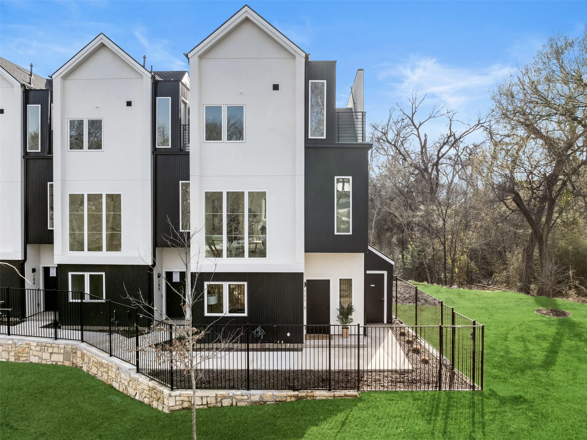 Condominium For Rent in Dallas County , 4811 Denton Drive 101, Dallas, Texas 75219, 3 Bedroom, 4 Bathroom, 2 Garage spaces, 1,712 Sqft, built in 2025, mls#21394505, Real Estate Agent in Dallas, Homes For Rent in Dallas county, Homes For Rent in Dallas, Realtor in Dallas Texas, Real Estate Brokerage Independent Realty Texas, Luminita Cordes Realtor