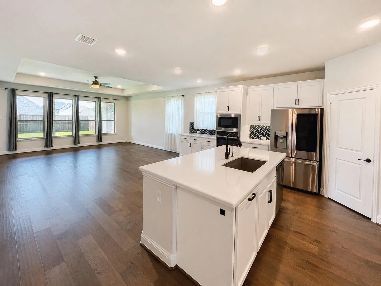 Single Family Residence For Rent in Denton County , 124 Savannah Lane, Oak Point, Texas 75068, 3 Bedroom, 2 Bathroom, 2 Garage spaces, 2,129 Sqft, built in 2021, mls#21394511, Real Estate Agent in Oak Point, Homes For Rent in Denton county, Homes For Rent in Oak Point, Realtor in Oak Point Texas, Real Estate Brokerage Independent Realty Texas, Luminita Cordes Realtor