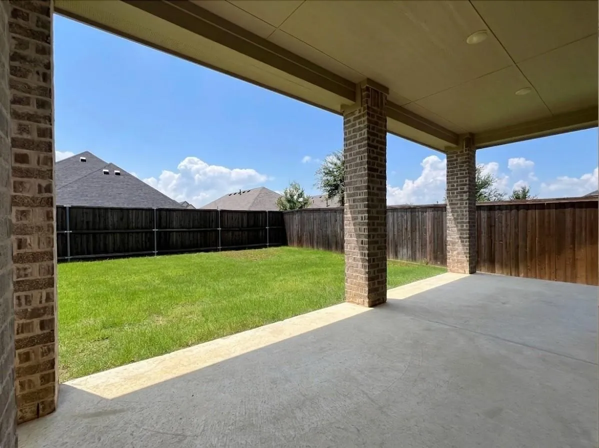 Single Family Residence For Rent in Denton County , 124 Savannah Lane, Oak Point, Texas 75068, 3 Bedroom, 2 Bathroom, 2 Garage spaces, 2,129 Sqft, built in 2021, mls#21394511, Real Estate Agent in Oak Point, Homes For Rent in Denton county, Homes For Rent in Oak Point, Realtor in Oak Point Texas, Real Estate Brokerage Independent Realty Texas, Luminita Cordes Realtor