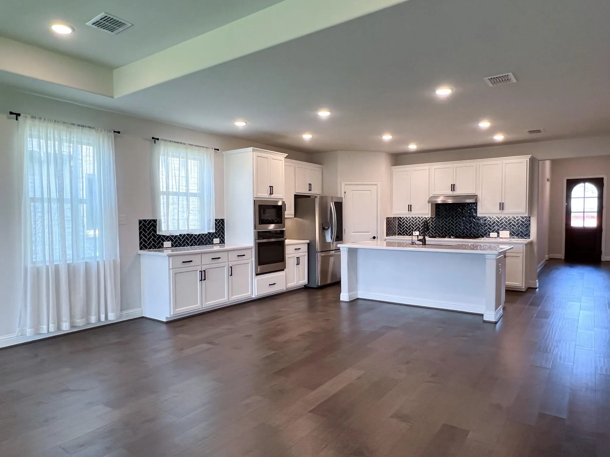 Single Family Residence For Rent in Denton County , 124 Savannah Lane, Oak Point, Texas 75068, 3 Bedroom, 2 Bathroom, 2 Garage spaces, 2,129 Sqft, built in 2021, mls#21394511, Real Estate Agent in Oak Point, Homes For Rent in Denton county, Homes For Rent in Oak Point, Realtor in Oak Point Texas, Real Estate Brokerage Independent Realty Texas, Luminita Cordes Realtor