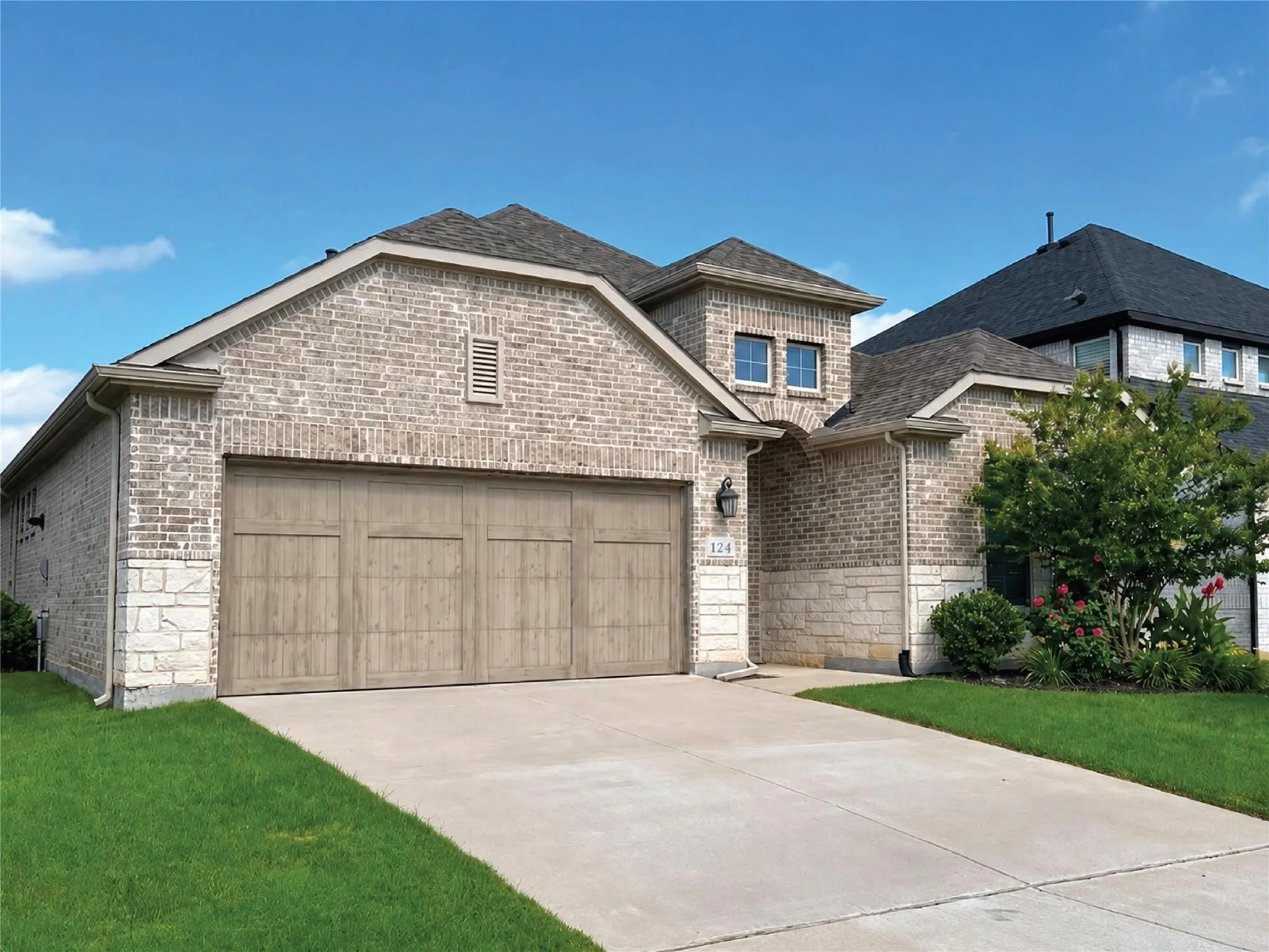 Single Family Residence For Rent in Denton County , 124 Savannah Lane, Oak Point, Texas 75068, 3 Bedroom, 2 Bathroom, 2 Garage spaces, 2,129 Sqft, built in 2021, mls#21394511, Real Estate Agent in Oak Point, Homes For Rent in Denton county, Homes For Rent in Oak Point, Realtor in Oak Point Texas, Real Estate Brokerage Independent Realty Texas, Luminita Cordes Realtor