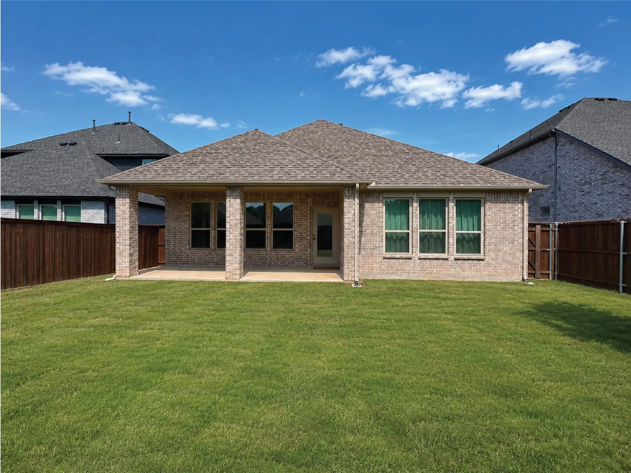 Single Family Residence For Rent in Denton County , 124 Savannah Lane, Oak Point, Texas 75068, 3 Bedroom, 2 Bathroom, 2 Garage spaces, 2,129 Sqft, built in 2021, mls#21394511, Real Estate Agent in Oak Point, Homes For Rent in Denton county, Homes For Rent in Oak Point, Realtor in Oak Point Texas, Real Estate Brokerage Independent Realty Texas, Luminita Cordes Realtor