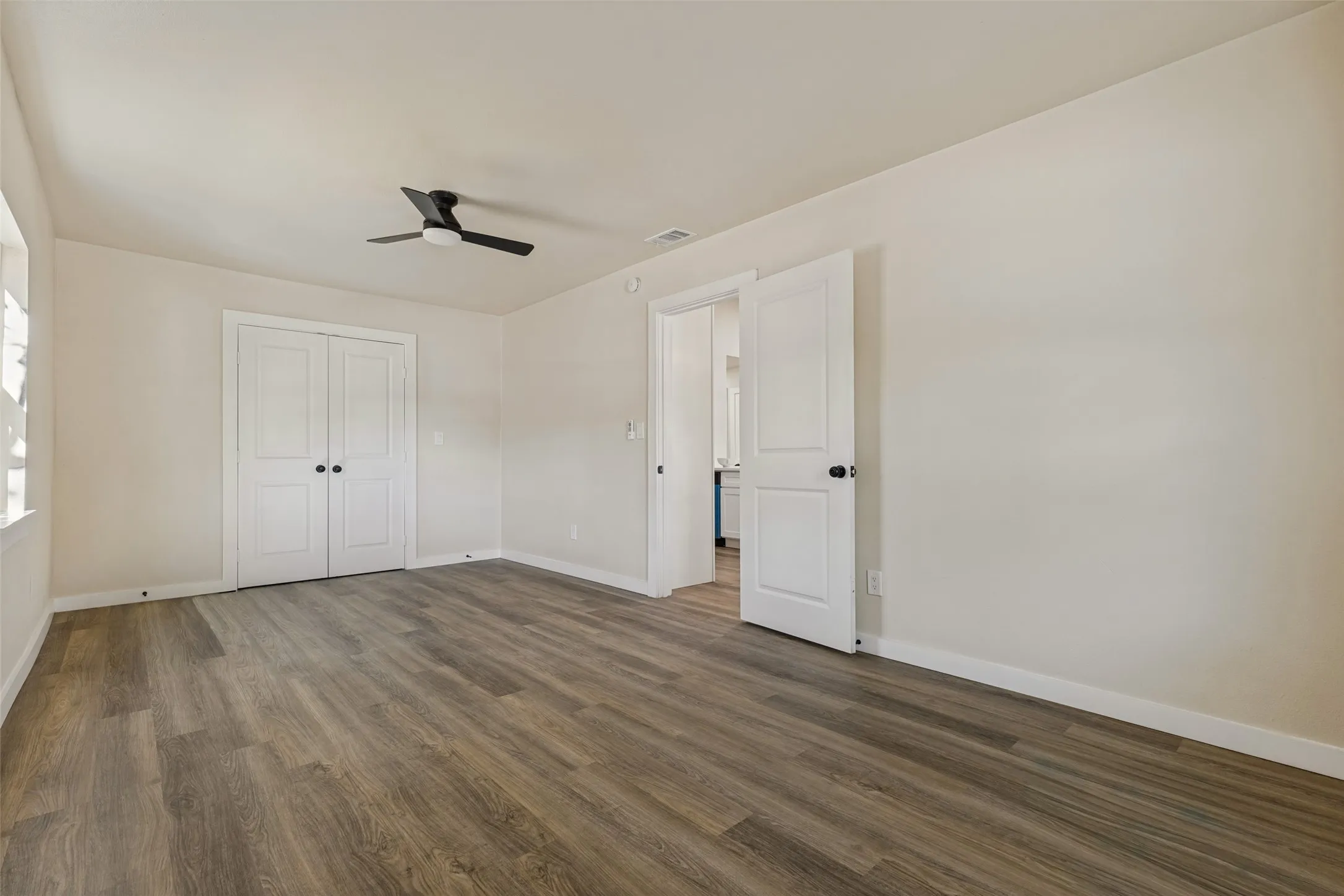 Single Family Residence For Sale in Dallas County , 9451 Culberson Street, Dallas, Texas 75227, 3 Bedroom, 2 Bathroom, Garage spaces, 1,366 Sqft, built in 1983, mls#21394518, Real Estate Agent in Dallas, Homes For Sale in Dallas county, Homes For Sale in Dallas, Realtor in Dallas Texas, Real Estate Brokerage Independent Realty Texas, Luminita Cordes Realtor