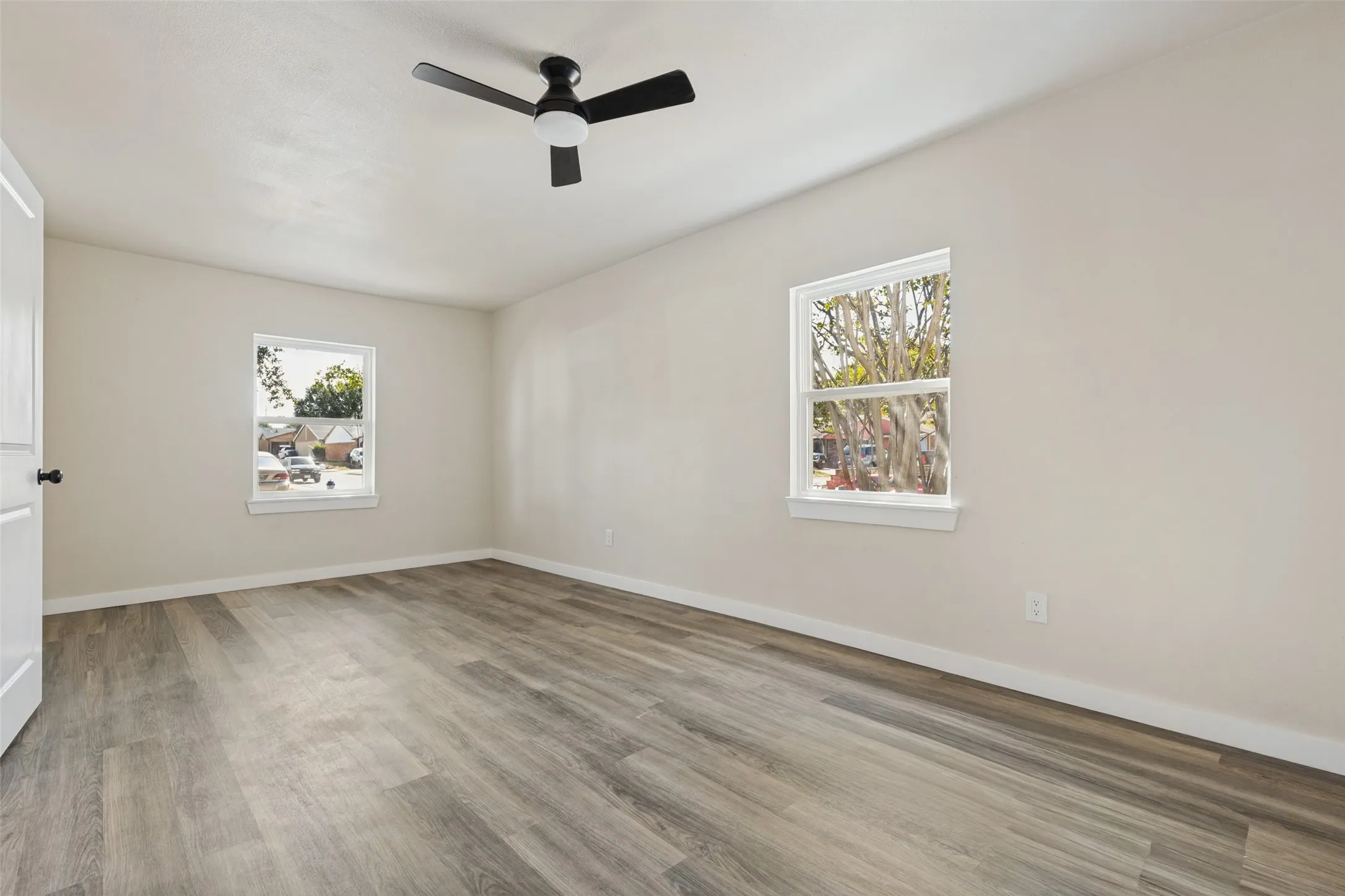Single Family Residence For Sale in Dallas County , 9451 Culberson Street, Dallas, Texas 75227, 3 Bedroom, 2 Bathroom, Garage spaces, 1,366 Sqft, built in 1983, mls#21394518, Real Estate Agent in Dallas, Homes For Sale in Dallas county, Homes For Sale in Dallas, Realtor in Dallas Texas, Real Estate Brokerage Independent Realty Texas, Luminita Cordes Realtor