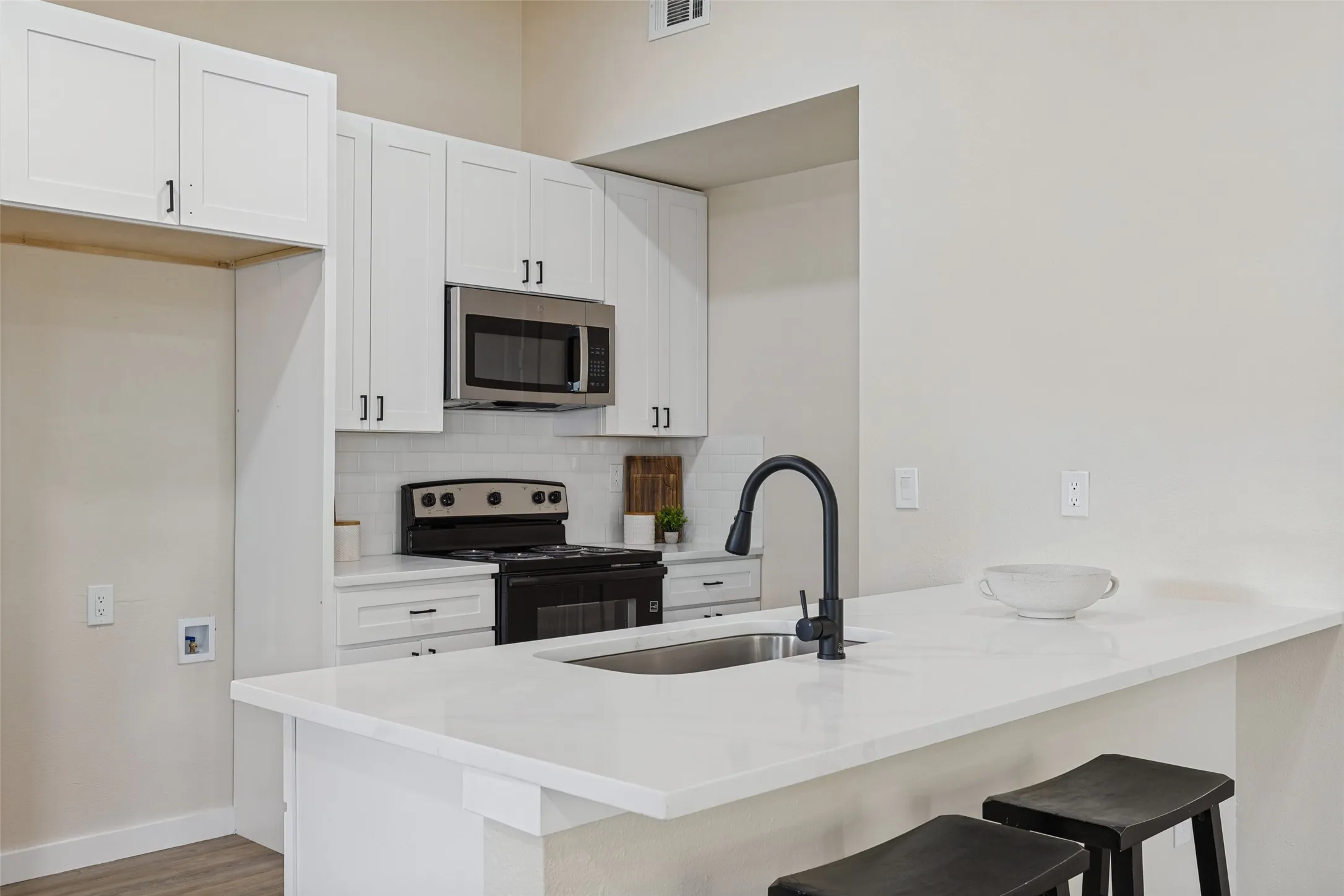 Single Family Residence For Sale in Dallas County , 9451 Culberson Street, Dallas, Texas 75227, 3 Bedroom, 2 Bathroom, Garage spaces, 1,366 Sqft, built in 1983, mls#21394518, Real Estate Agent in Dallas, Homes For Sale in Dallas county, Homes For Sale in Dallas, Realtor in Dallas Texas, Real Estate Brokerage Independent Realty Texas, Luminita Cordes Realtor