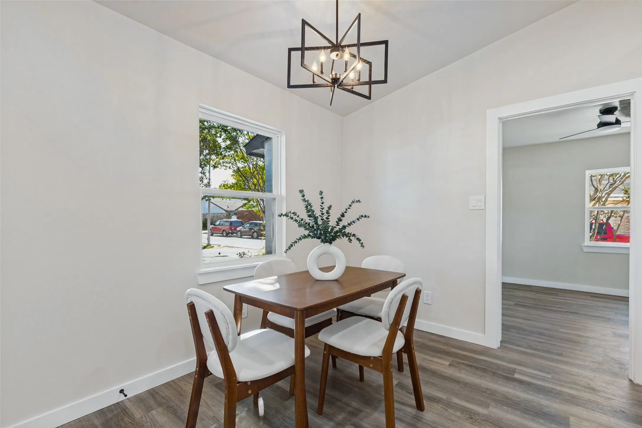 Single Family Residence For Sale in Dallas County , 9451 Culberson Street, Dallas, Texas 75227, 3 Bedroom, 2 Bathroom, Garage spaces, 1,366 Sqft, built in 1983, mls#21394518, Real Estate Agent in Dallas, Homes For Sale in Dallas county, Homes For Sale in Dallas, Realtor in Dallas Texas, Real Estate Brokerage Independent Realty Texas, Luminita Cordes Realtor