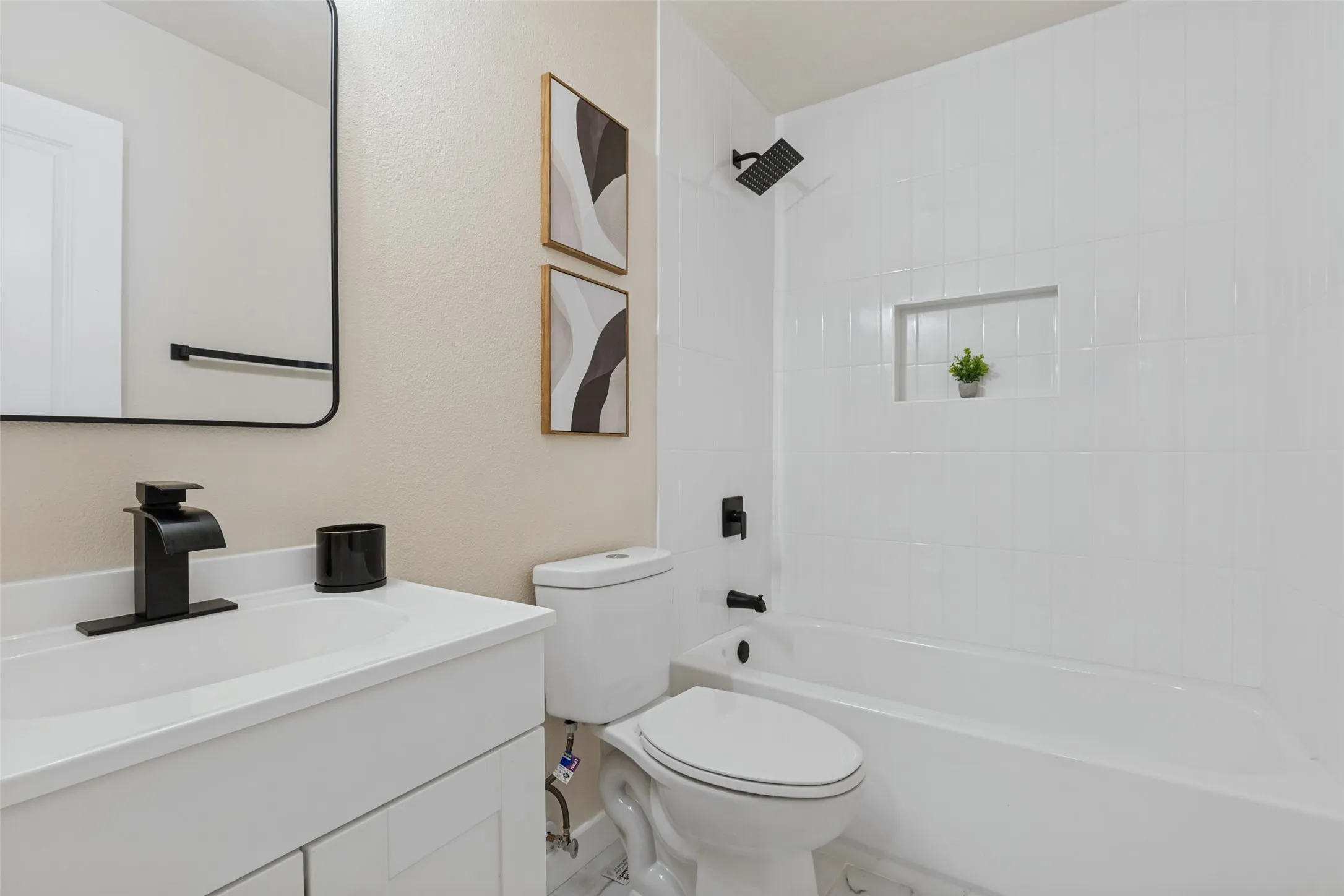 Single Family Residence For Sale in Dallas County , 9451 Culberson Street, Dallas, Texas 75227, 3 Bedroom, 2 Bathroom, Garage spaces, 1,366 Sqft, built in 1983, mls#21394518, Real Estate Agent in Dallas, Homes For Sale in Dallas county, Homes For Sale in Dallas, Realtor in Dallas Texas, Real Estate Brokerage Independent Realty Texas, Luminita Cordes Realtor