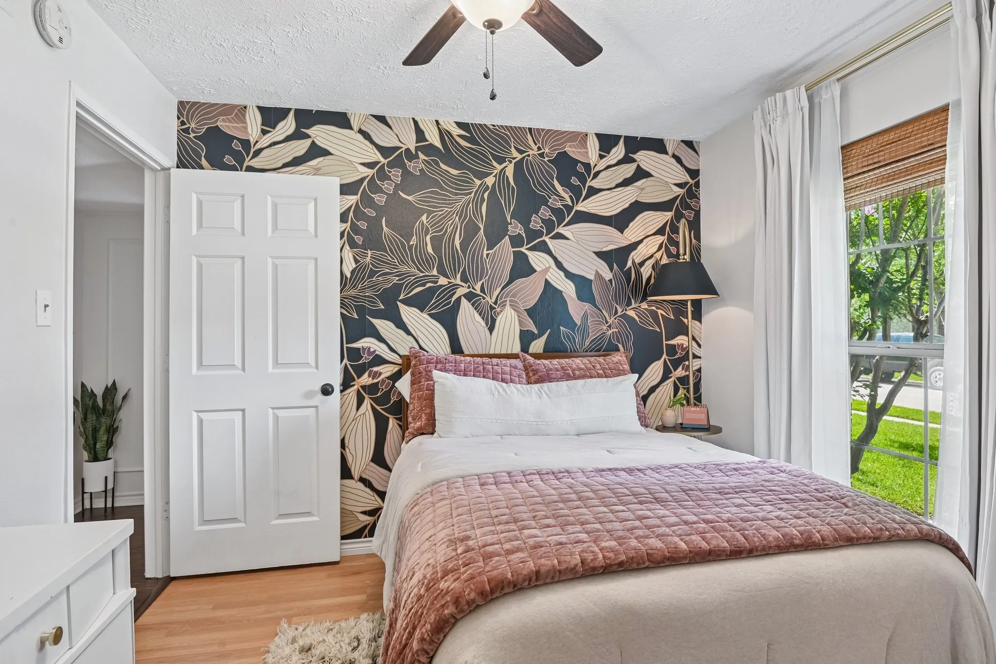 Single Family Residence For Rent in Dallas County , 526 Shadowcrest Lane, Coppell, Texas 75019, 3 Bedroom, 2 Bathroom, 2 Garage spaces, 1,484 Sqft, built in 1979, mls#21394509, Real Estate Agent in Coppell, Homes For Rent in Dallas county, Homes For Rent in Coppell, Realtor in Coppell Texas, Real Estate Brokerage Independent Realty Texas, Luminita Cordes Realtor