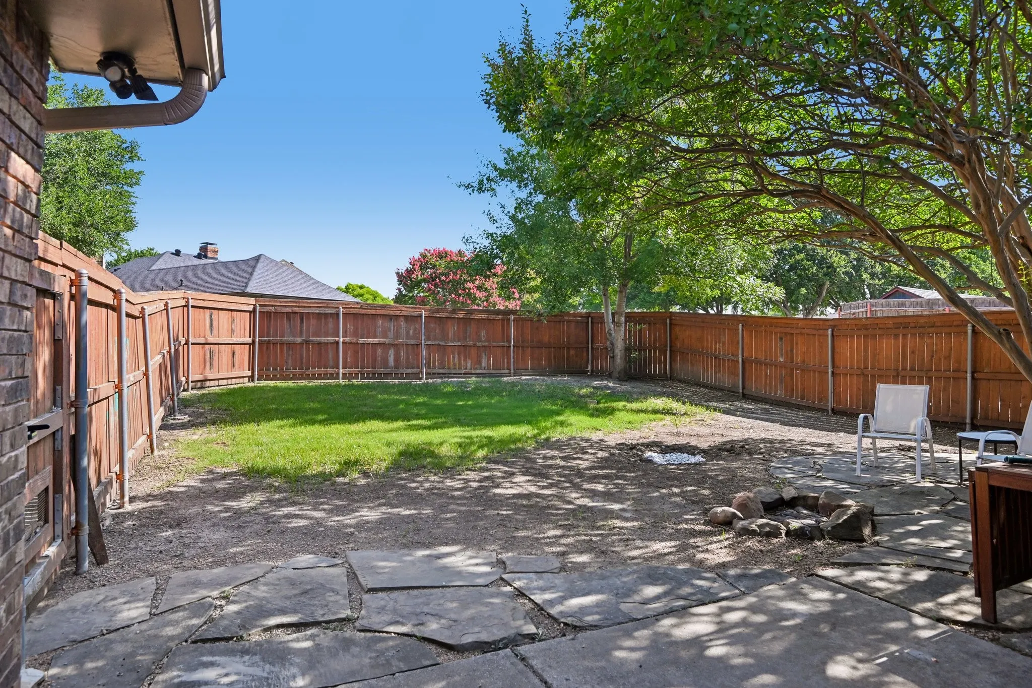 Single Family Residence For Rent in Dallas County , 526 Shadowcrest Lane, Coppell, Texas 75019, 3 Bedroom, 2 Bathroom, 2 Garage spaces, 1,484 Sqft, built in 1979, mls#21394509, Real Estate Agent in Coppell, Homes For Rent in Dallas county, Homes For Rent in Coppell, Realtor in Coppell Texas, Real Estate Brokerage Independent Realty Texas, Luminita Cordes Realtor